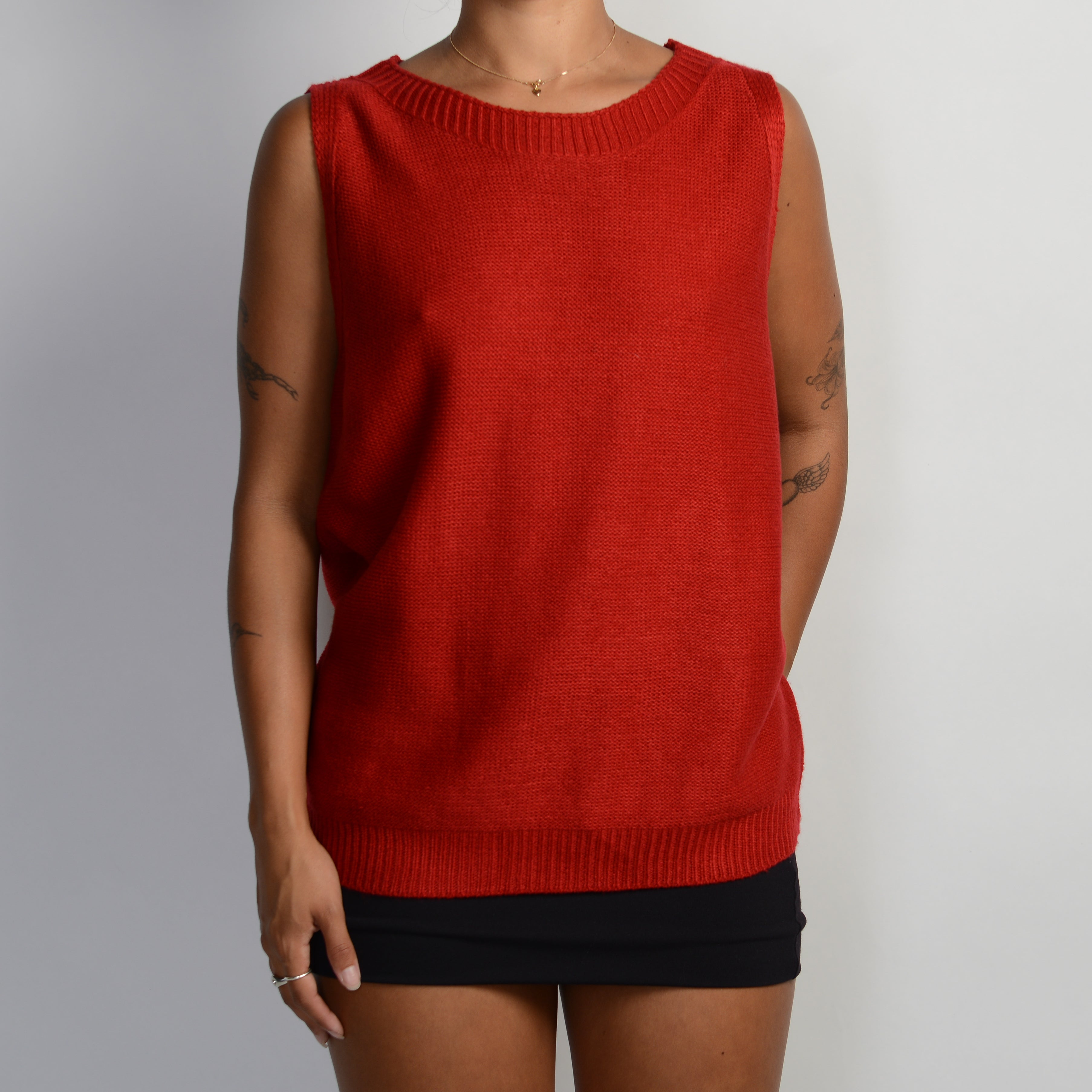 RED KNIT TOP