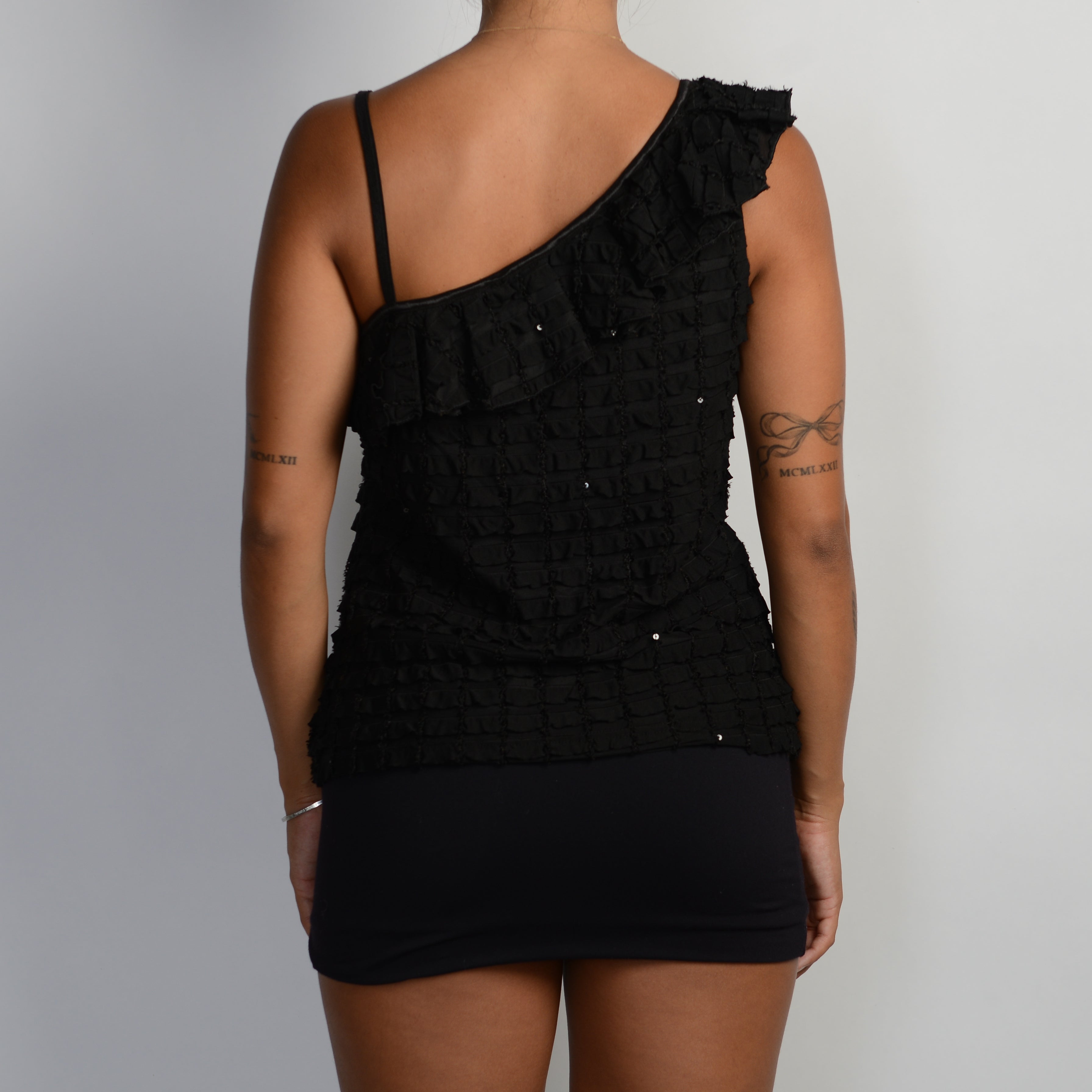 ONE SHOULDER TEXTURED TOP