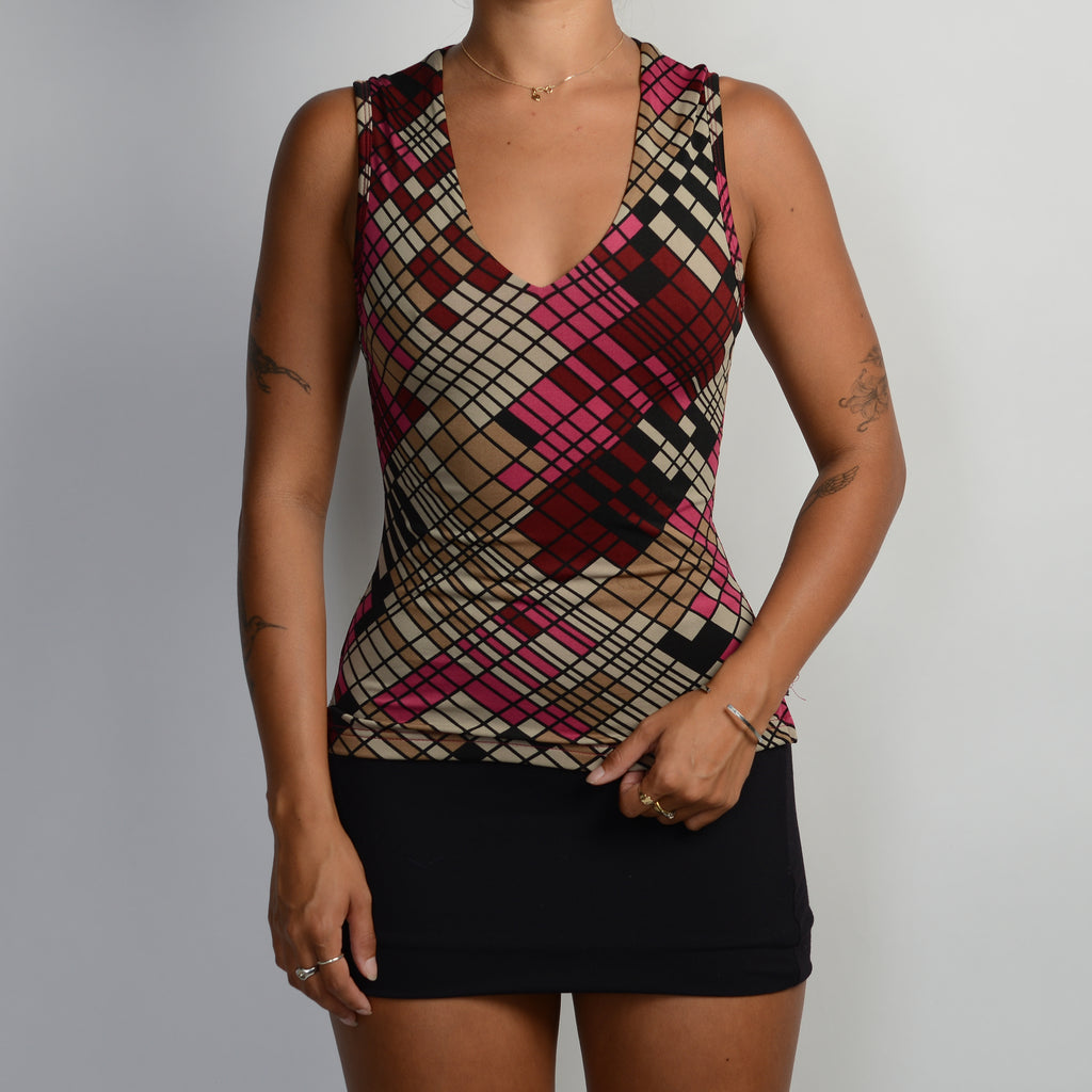 PATTERN STRETCH TOP