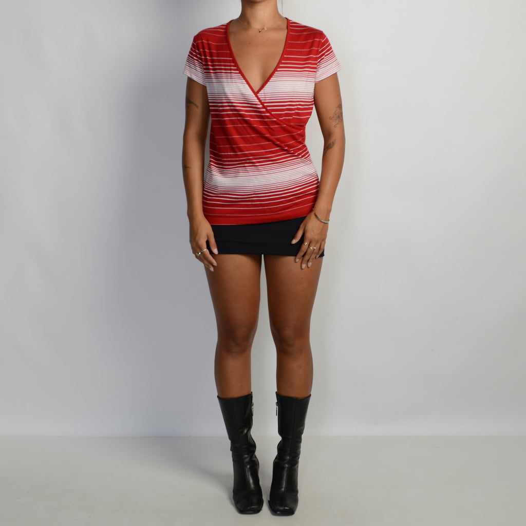 RED STRIPE TOP
