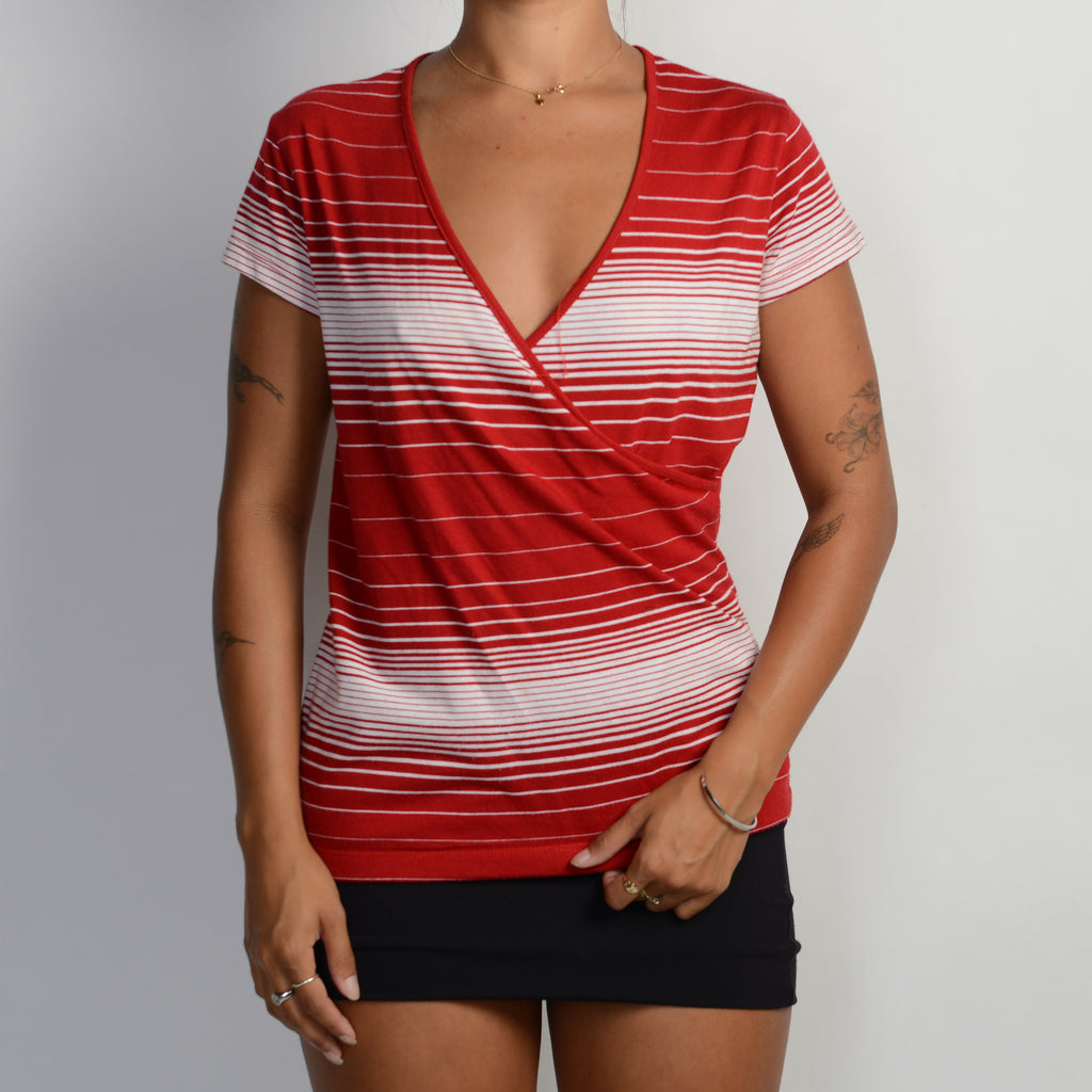 RED STRIPE TOP