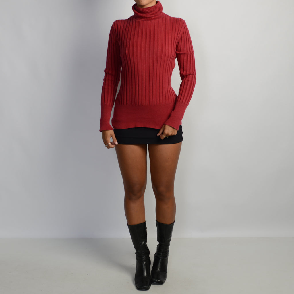 RED RIB TURTLENECK TOP