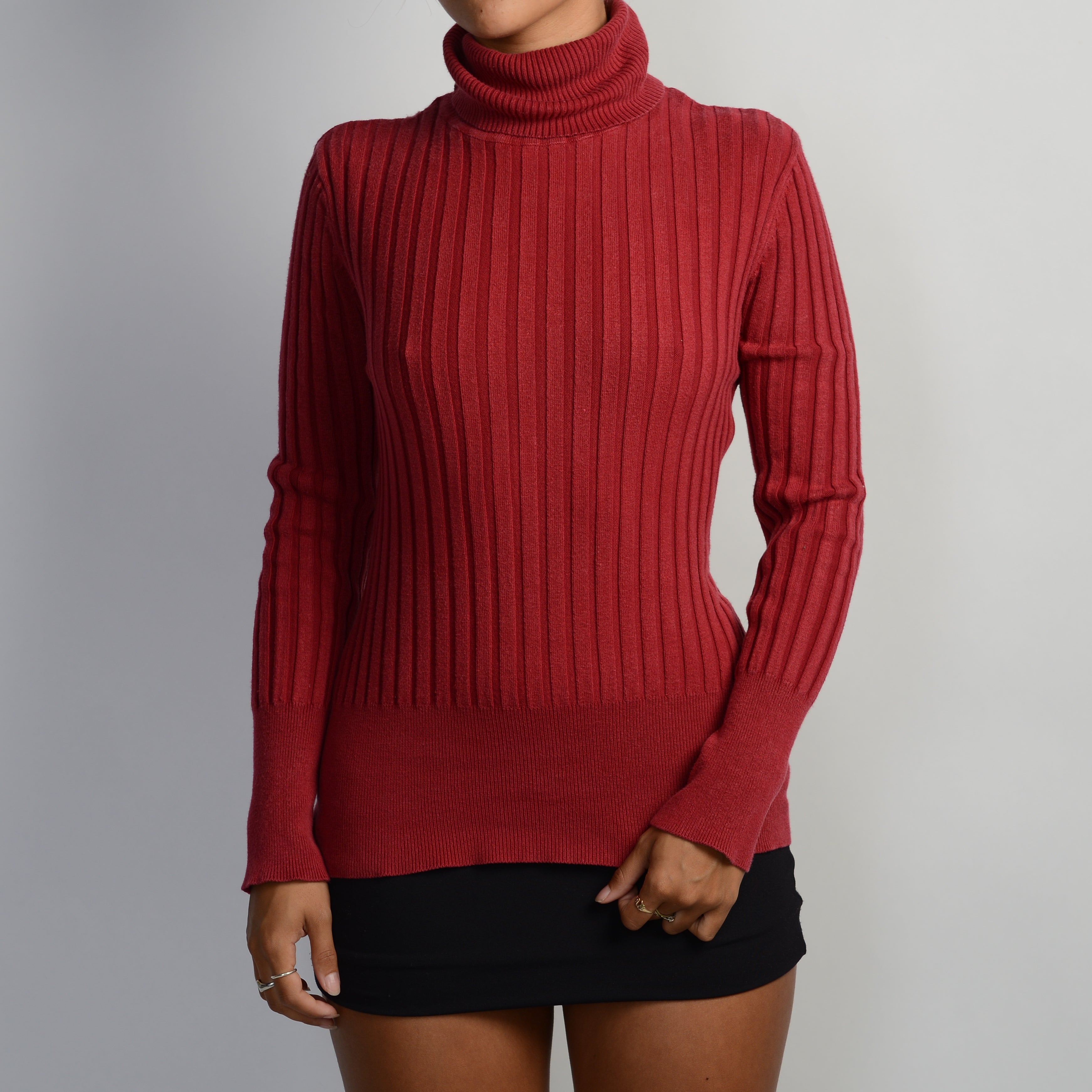 RED RIB TURTLENECK TOP