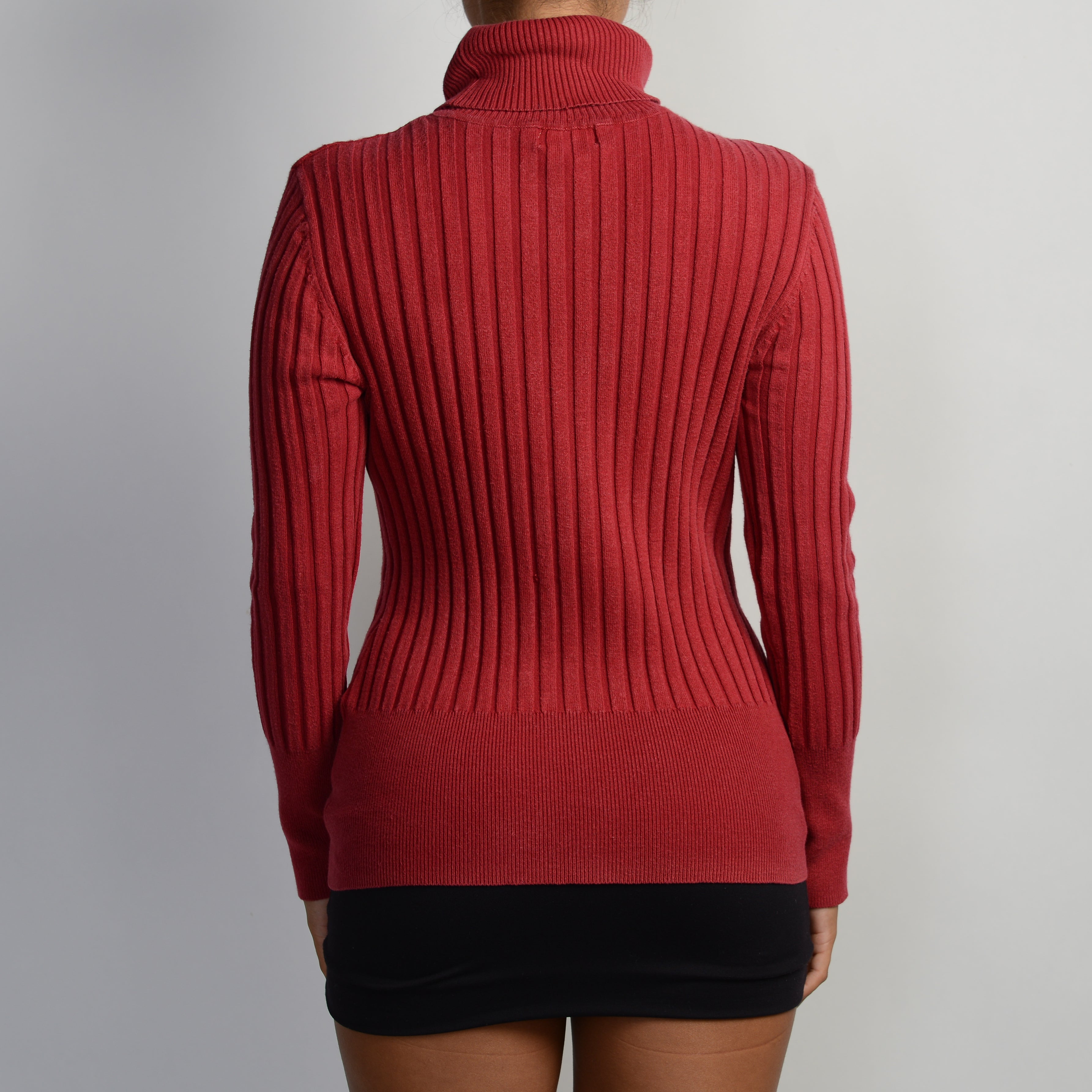 RED RIB TURTLENECK TOP