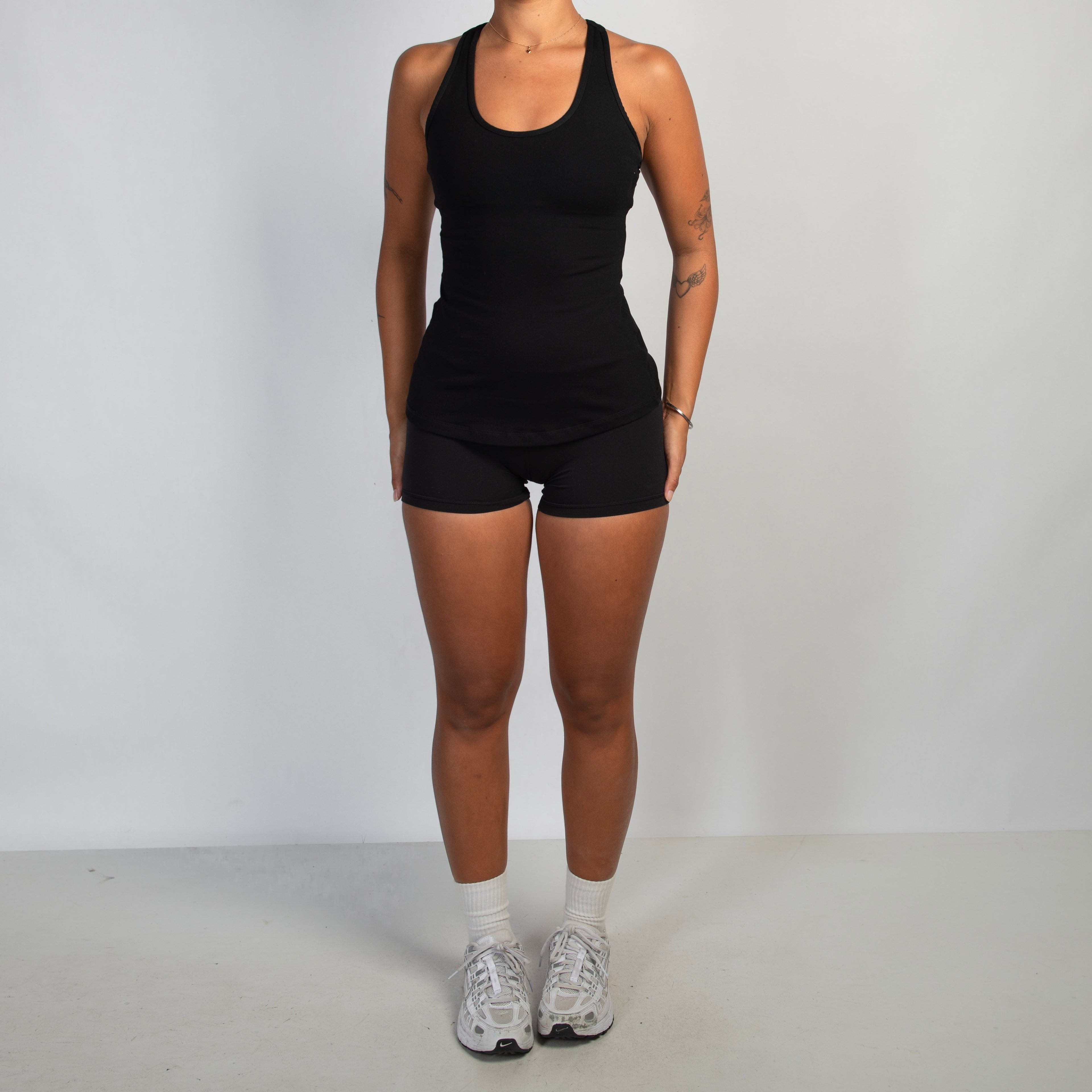 BLACK ACTIVE TANK TOP