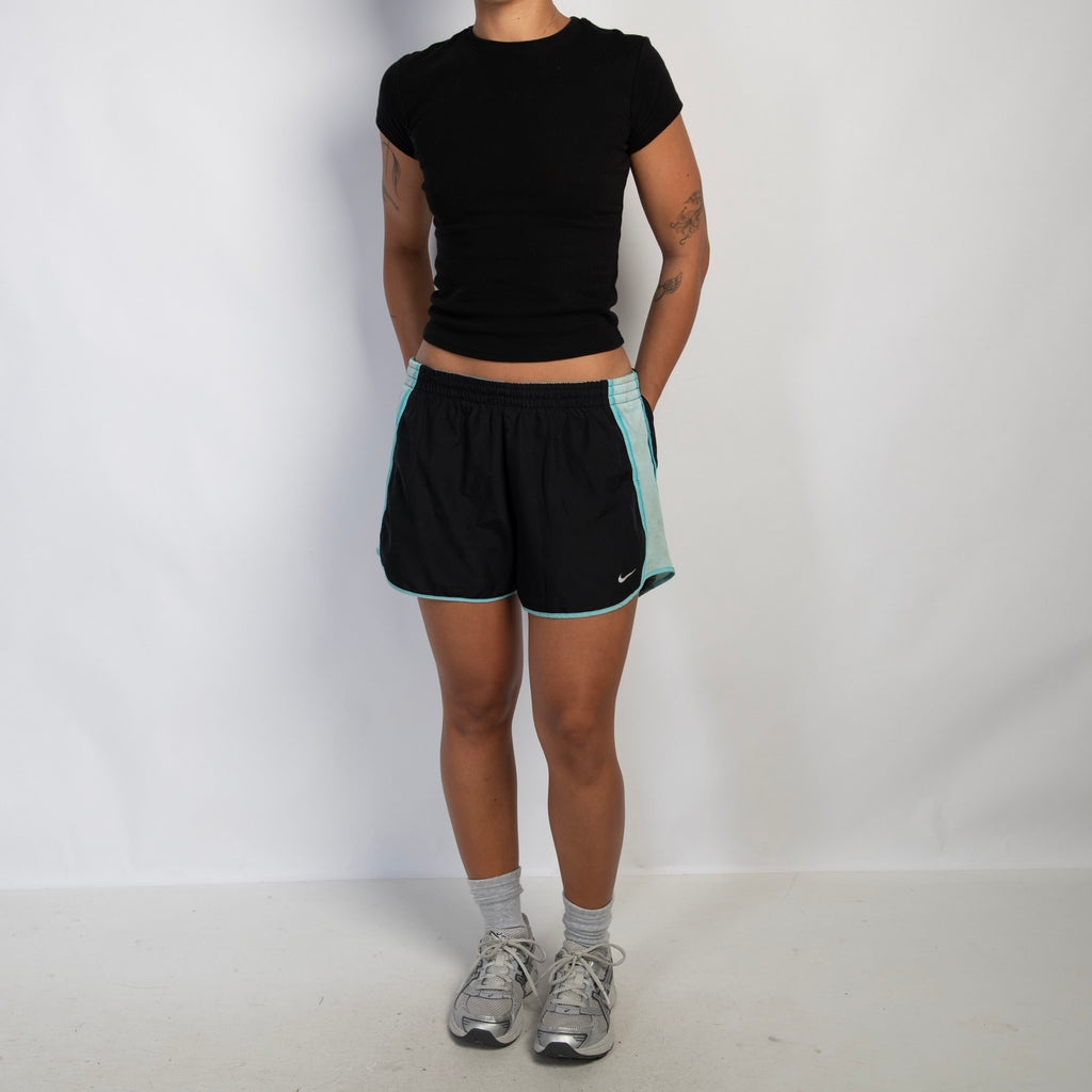 BLACK NIKE SHORTS