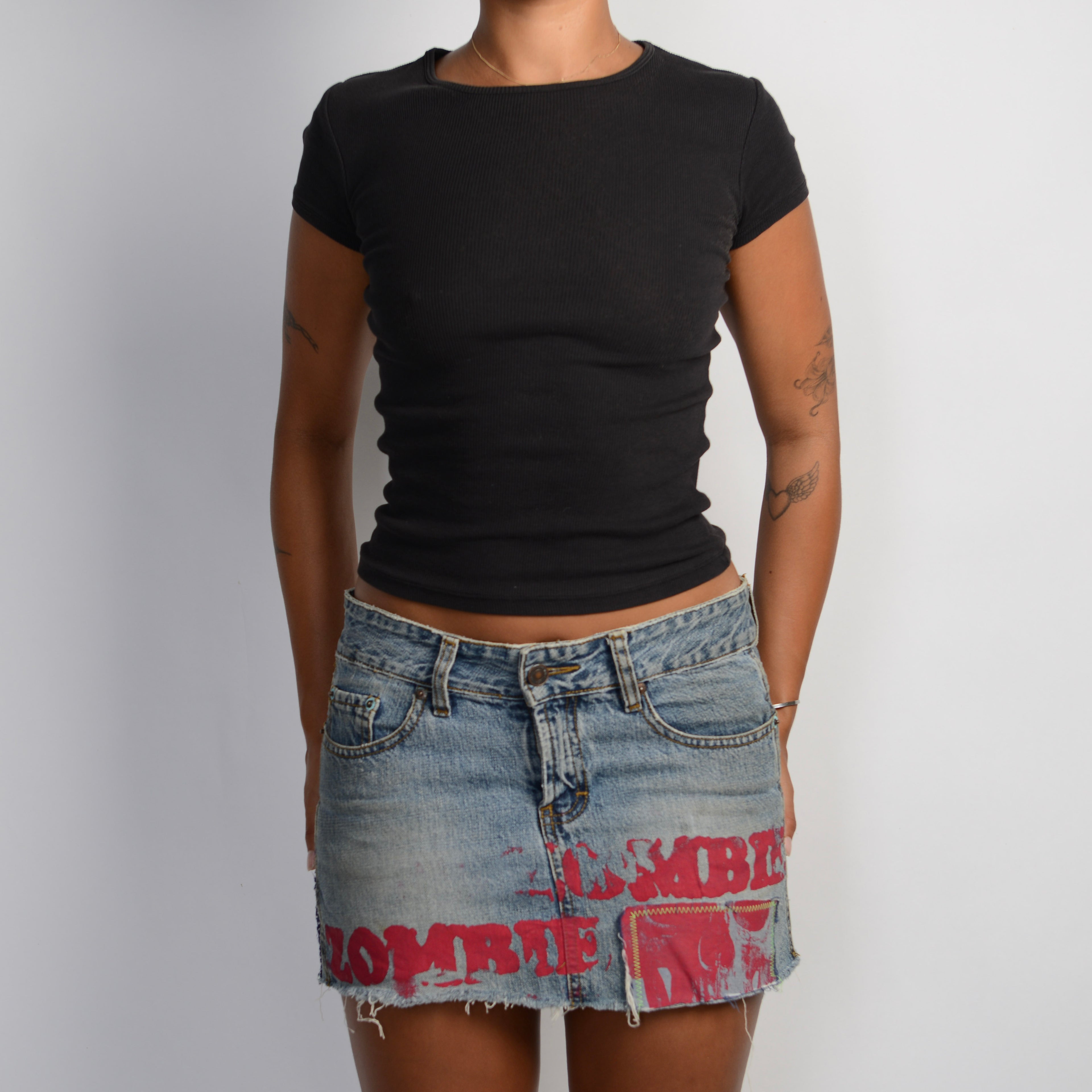 GRAPHIC DENIM MINI SKIRT