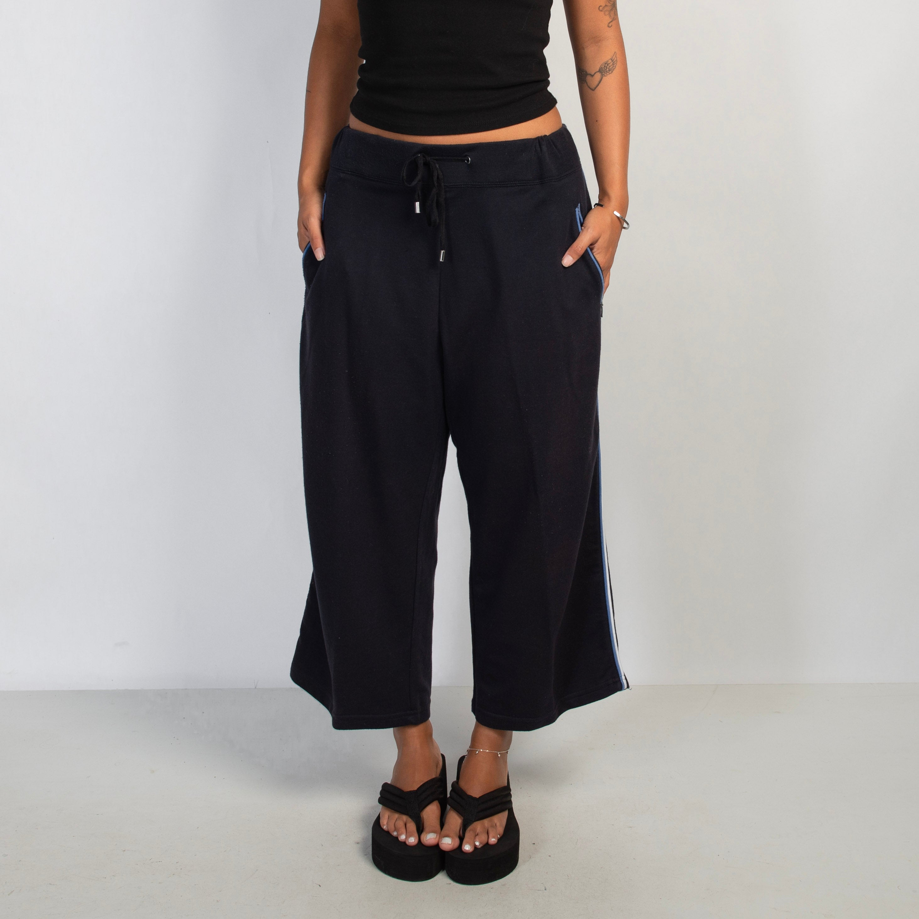 BLACK CROP LOUNGE PANTS