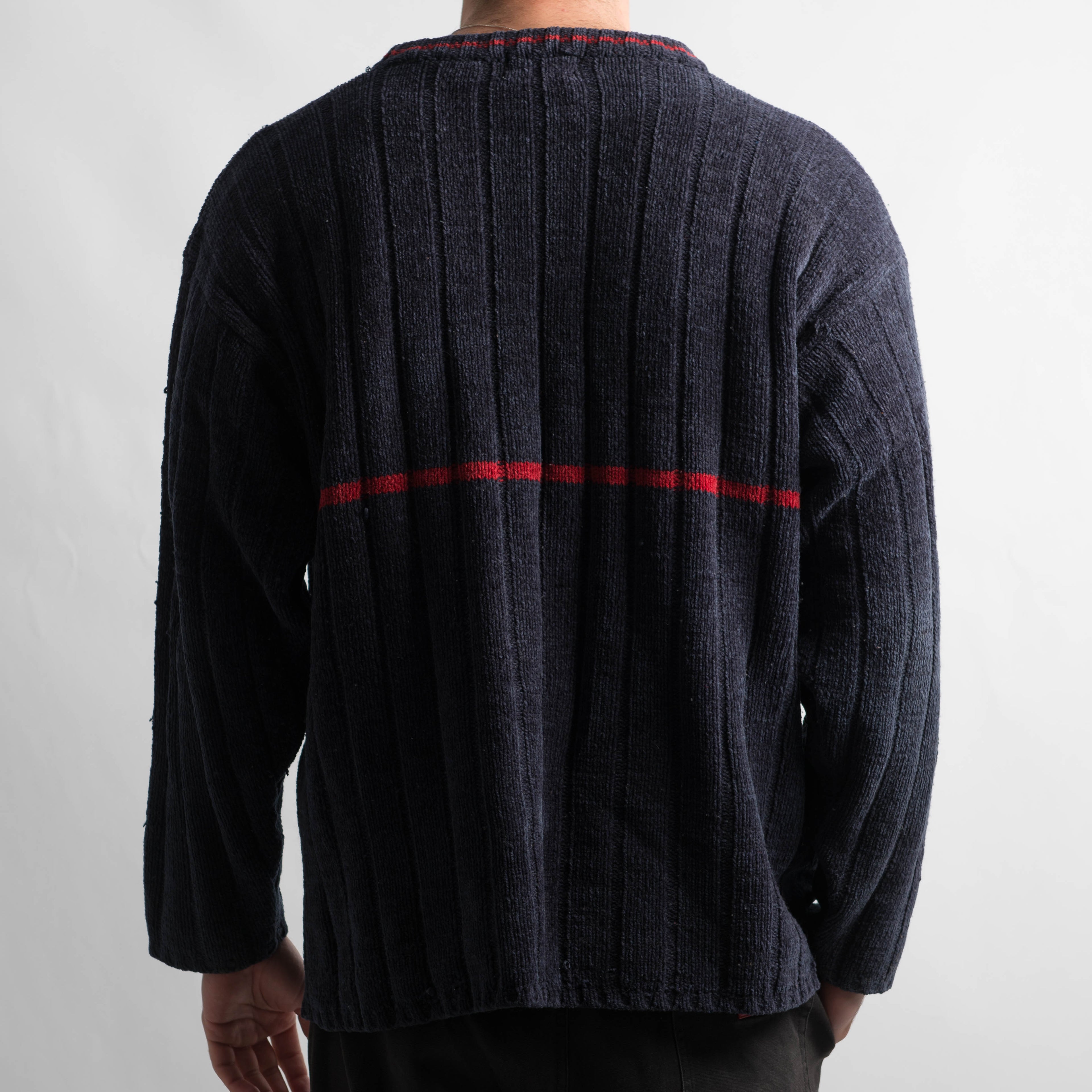 NAVY RIBBED KNIT SWEATER