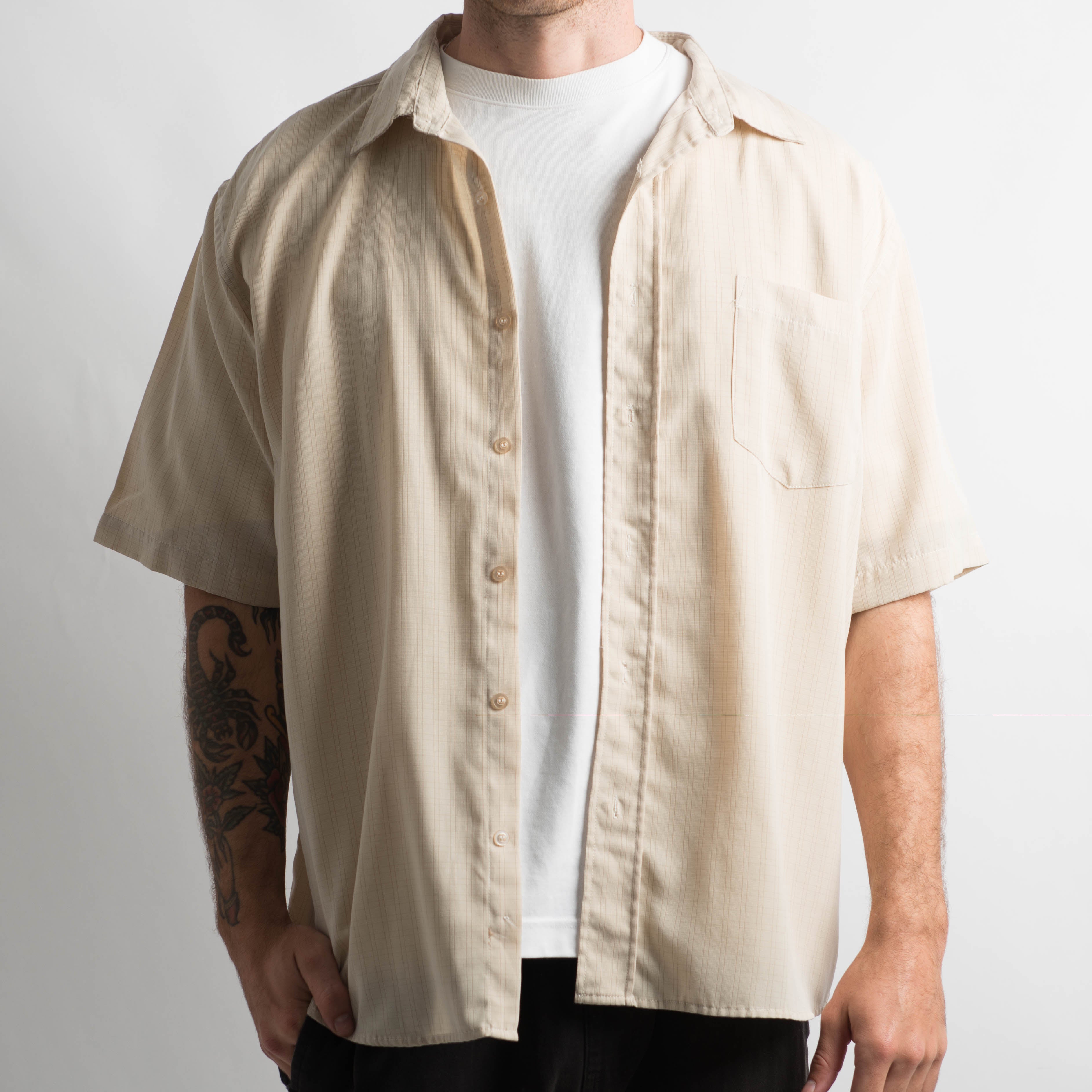 CREAM BUTTON UP SHIRT
