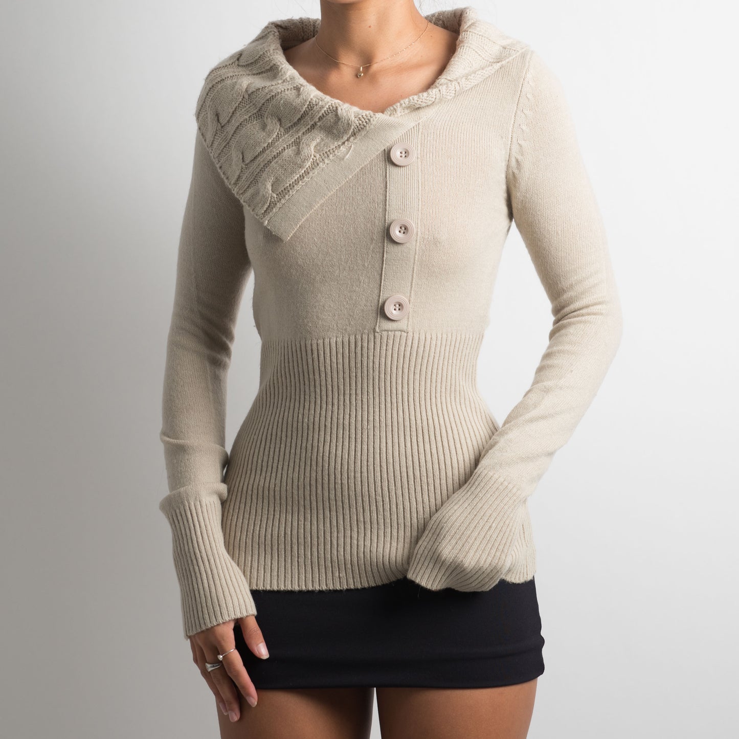 BEIGE KNIT LONG SLEEVE