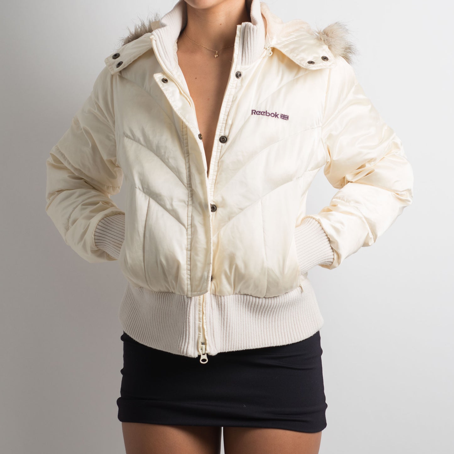 CREAM REEBOK PUFFER JACKET