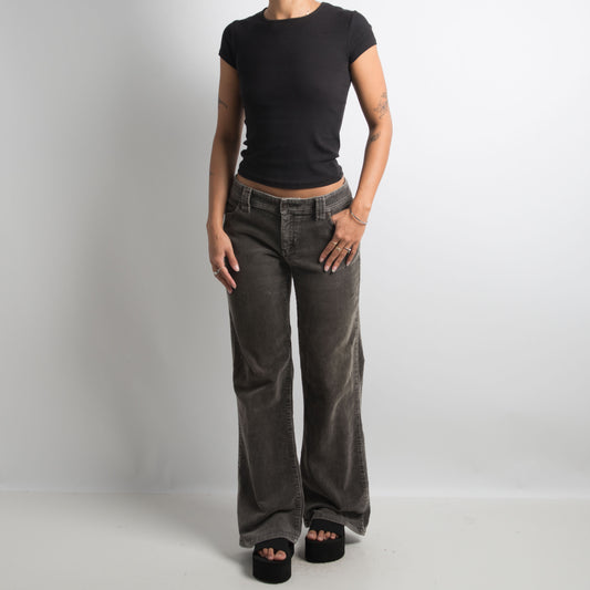 PANTALON BOOTCUT EN VELOURS CÔTELÉ