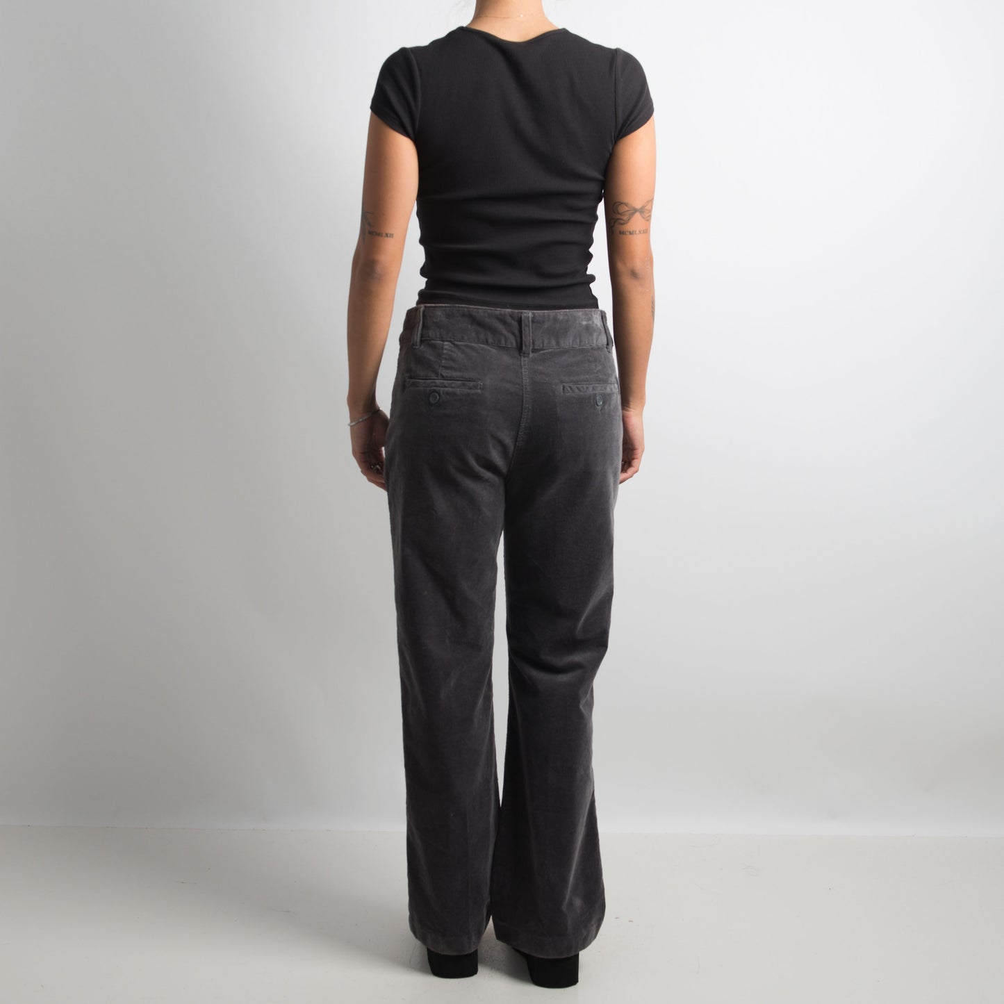 PANTALON BOOTCUT EN VELOURS CÔTELÉ