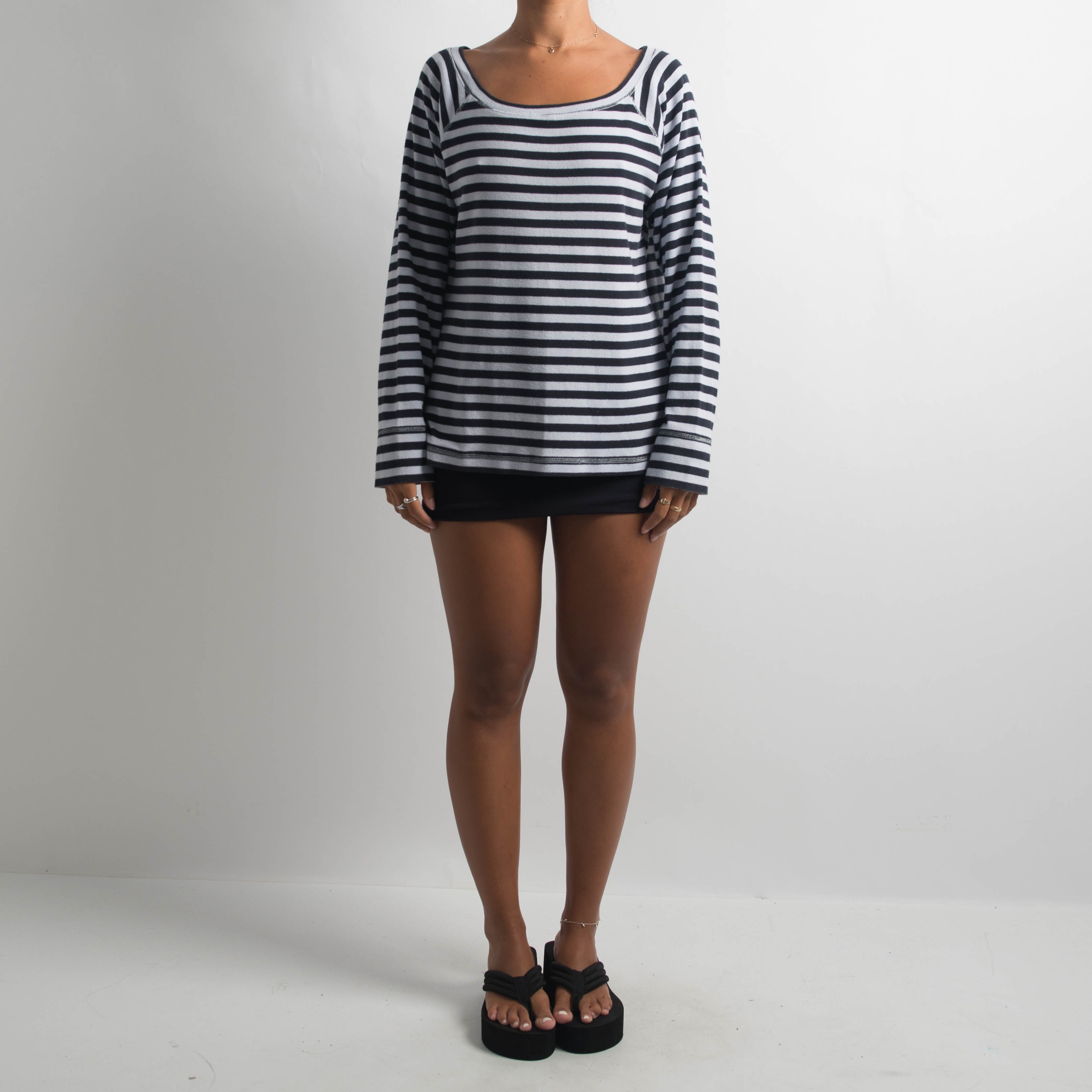 NAVY STRIPE LONG SLEEVE TOP