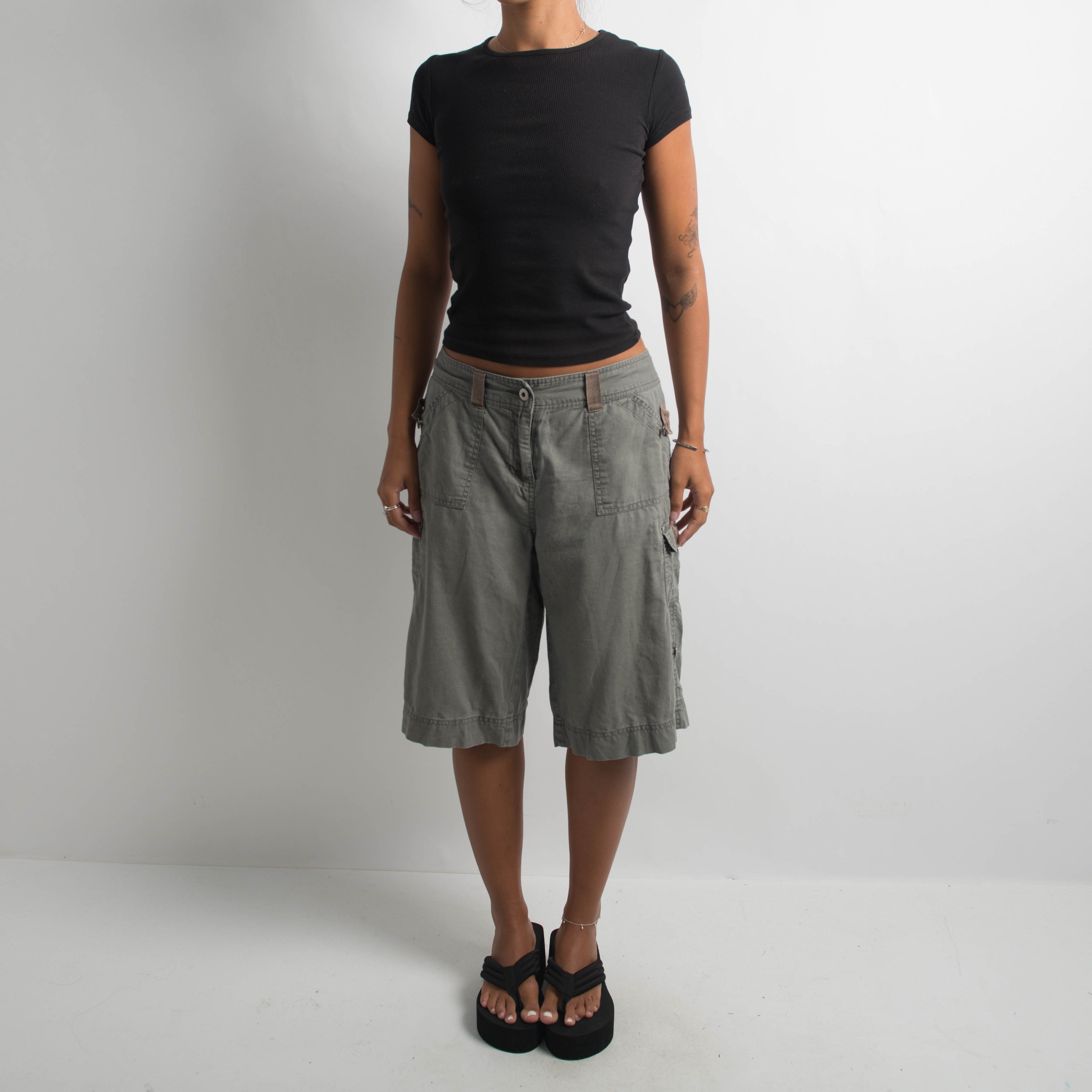 KHAKI LINEN BERMUDA SHORTS