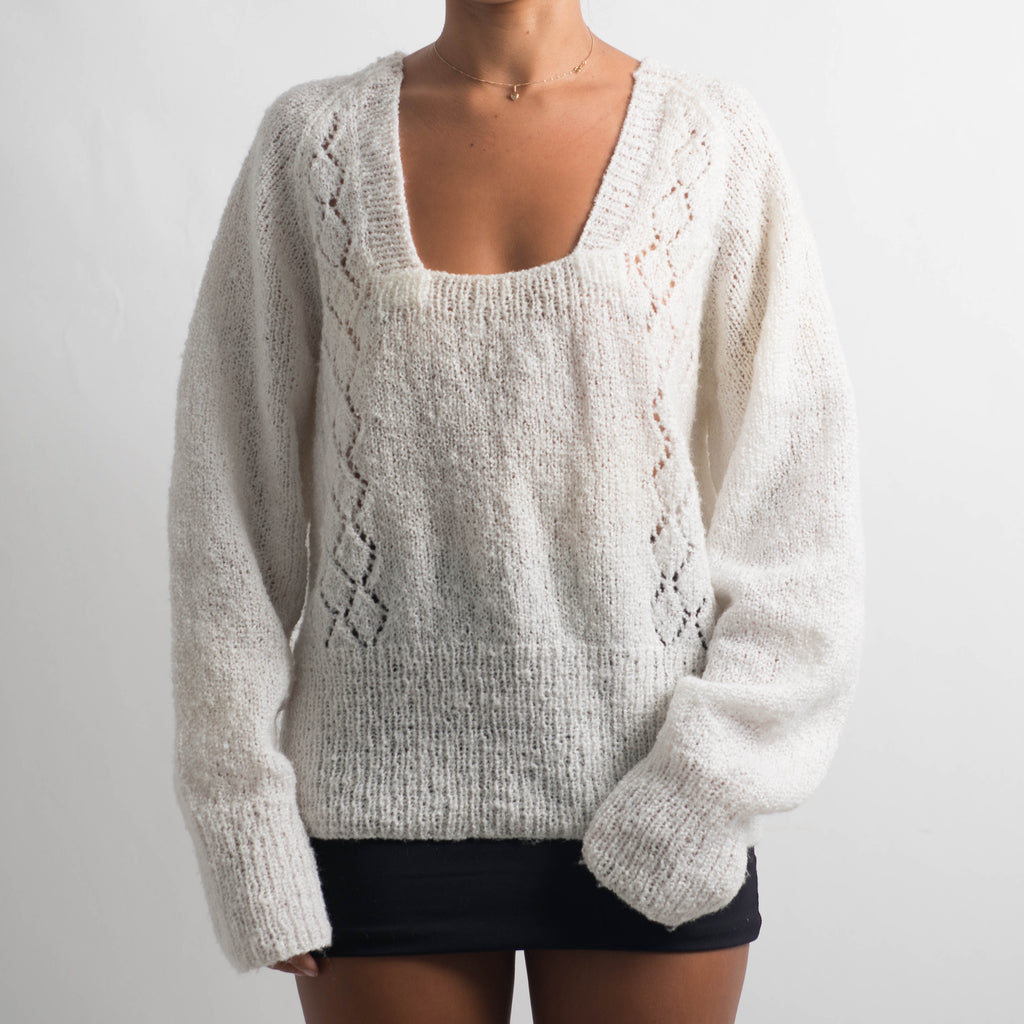 CREAM SQUARE NECK SWEATER