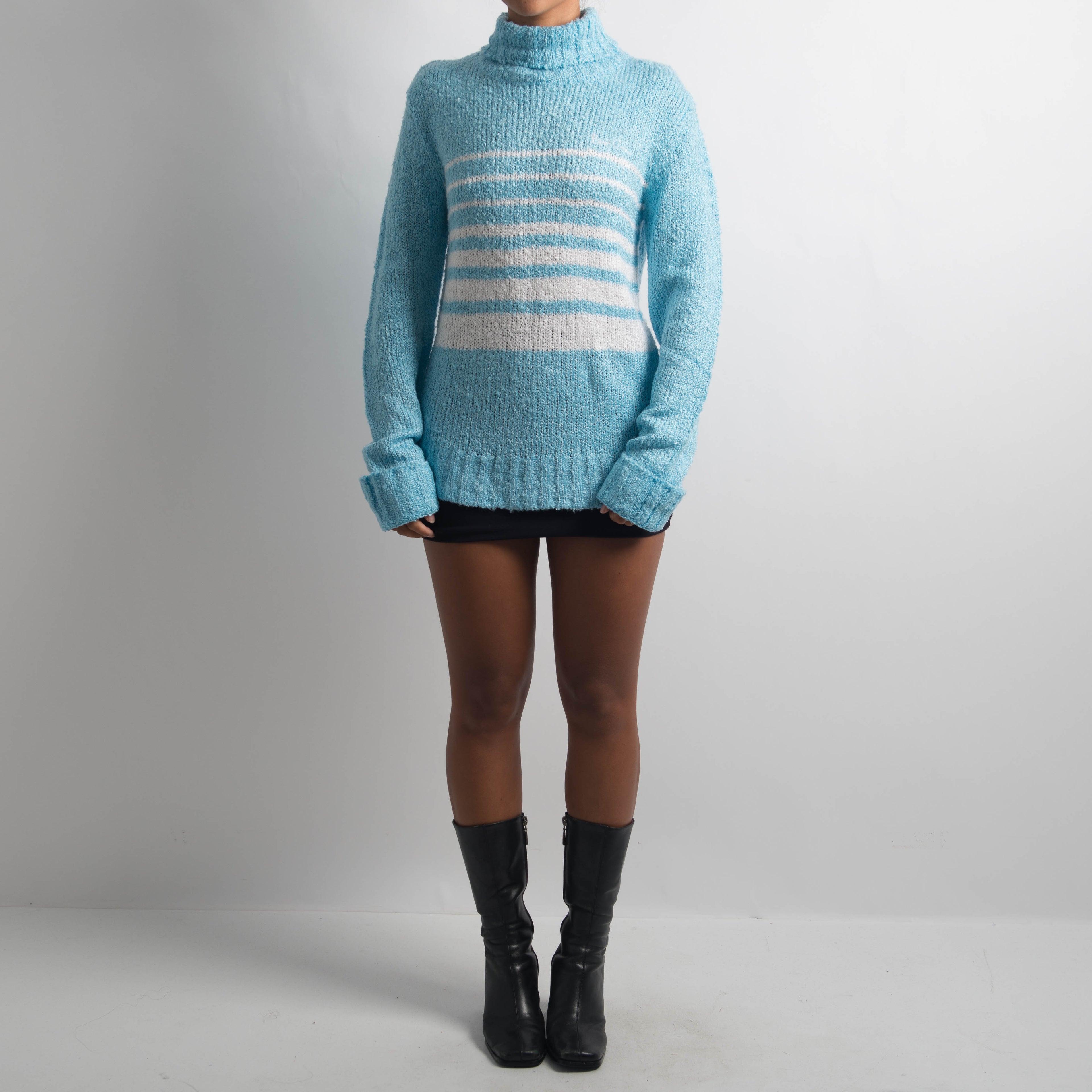 BLUE KNIT TURTLENECK SWEATER