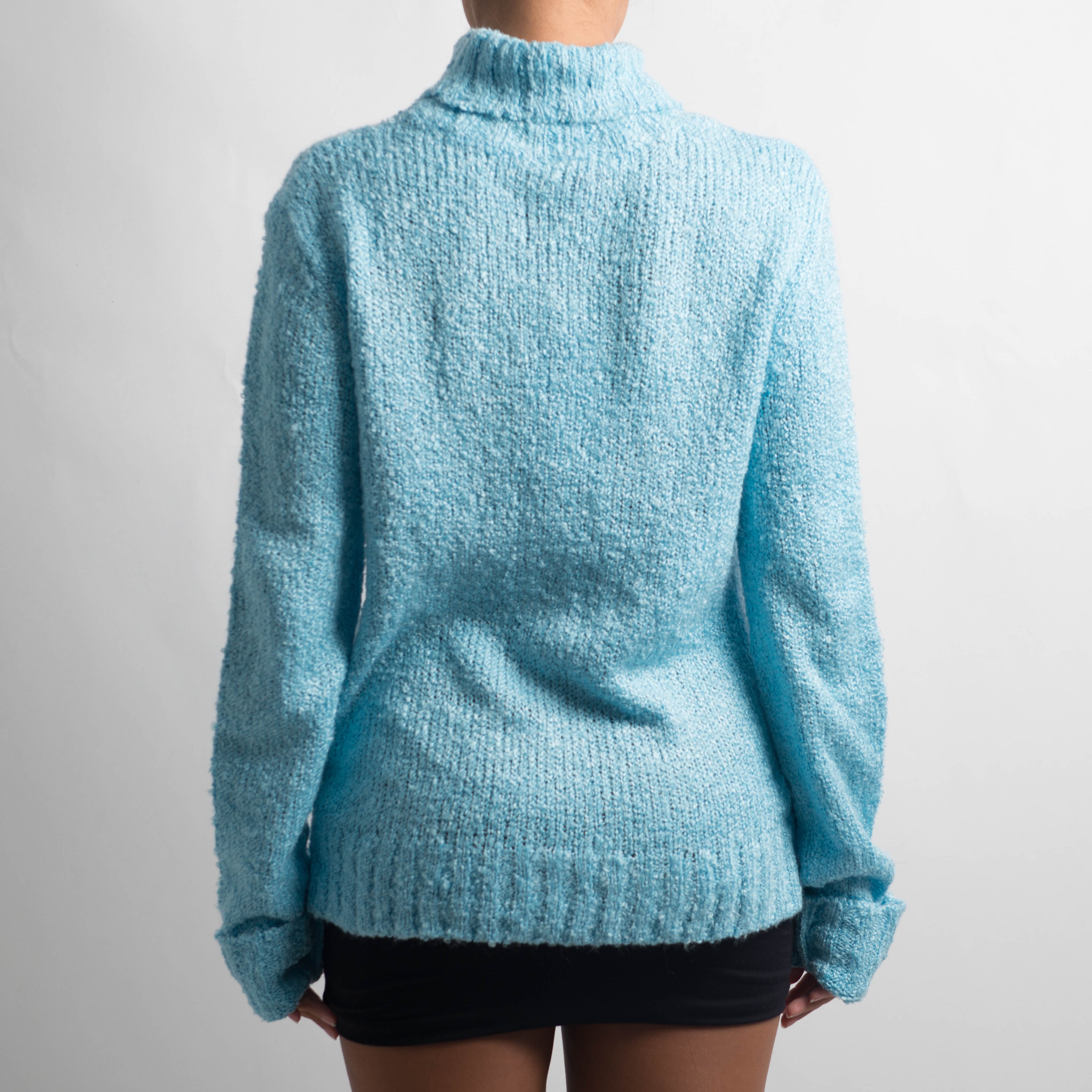 BLUE KNIT TURTLENECK SWEATER