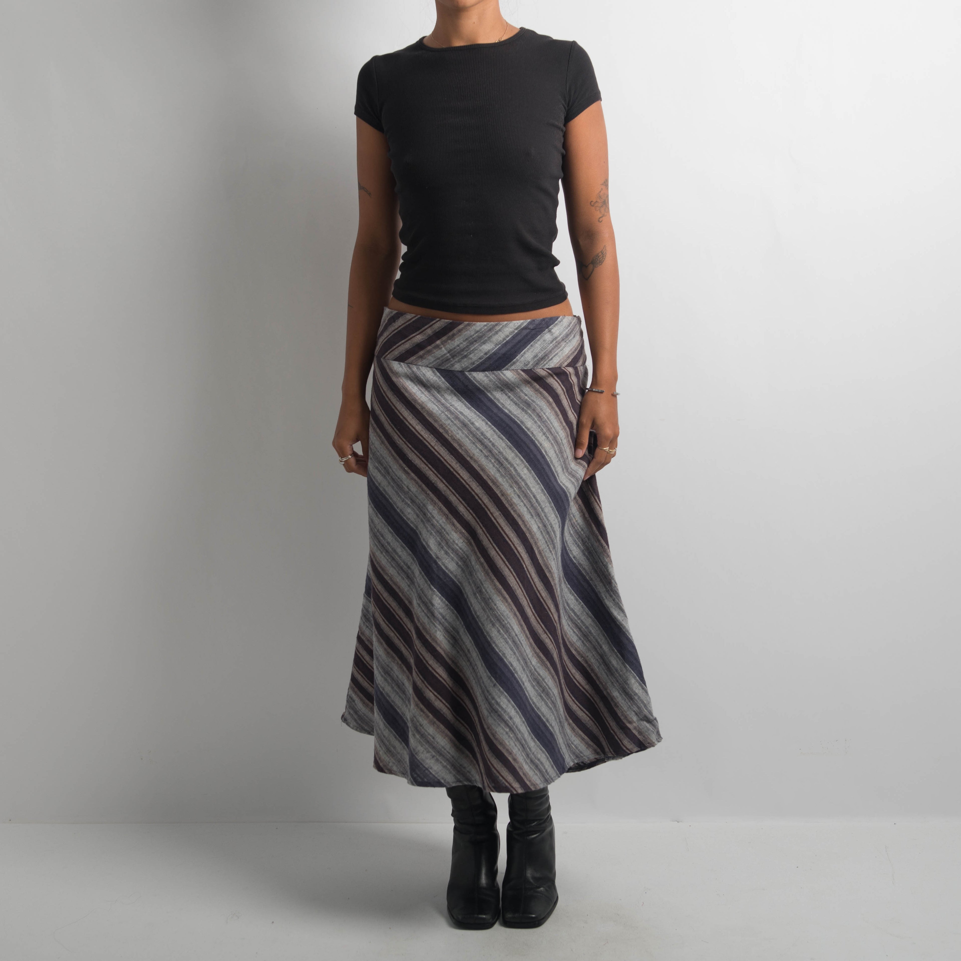 NAVY STRIPE MIDI SKIRT