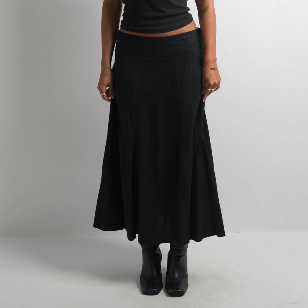 BLACK LONGLINE LINEN SKIRT