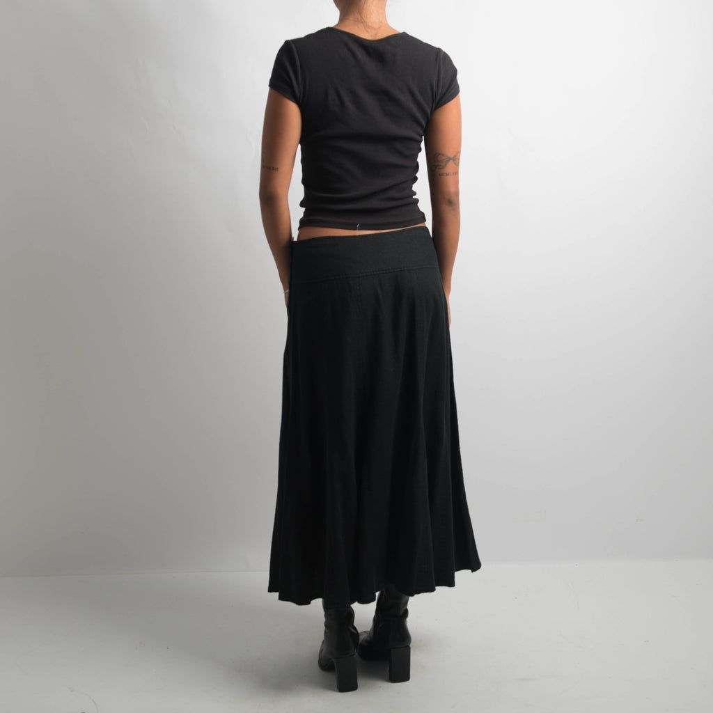 BLACK LONGLINE LINEN SKIRT
