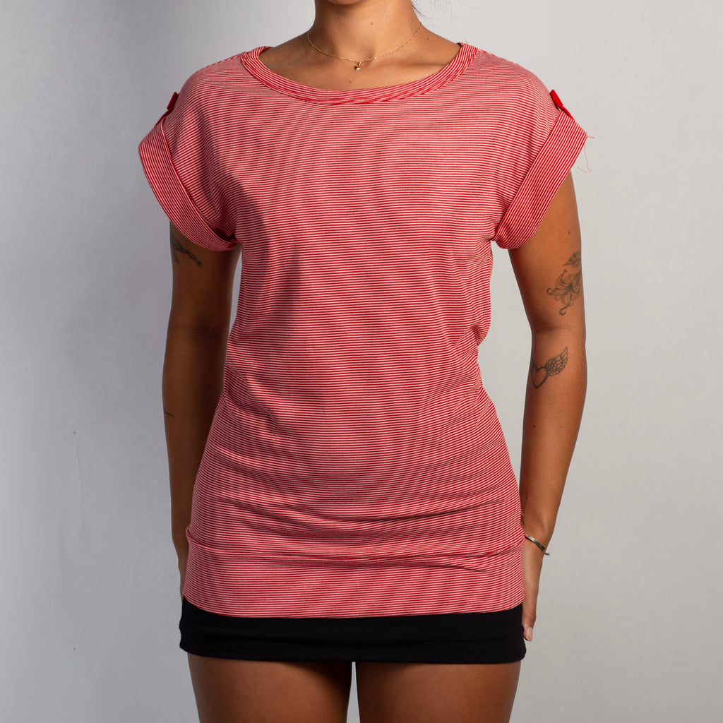 RED STRIPE TSHIRT