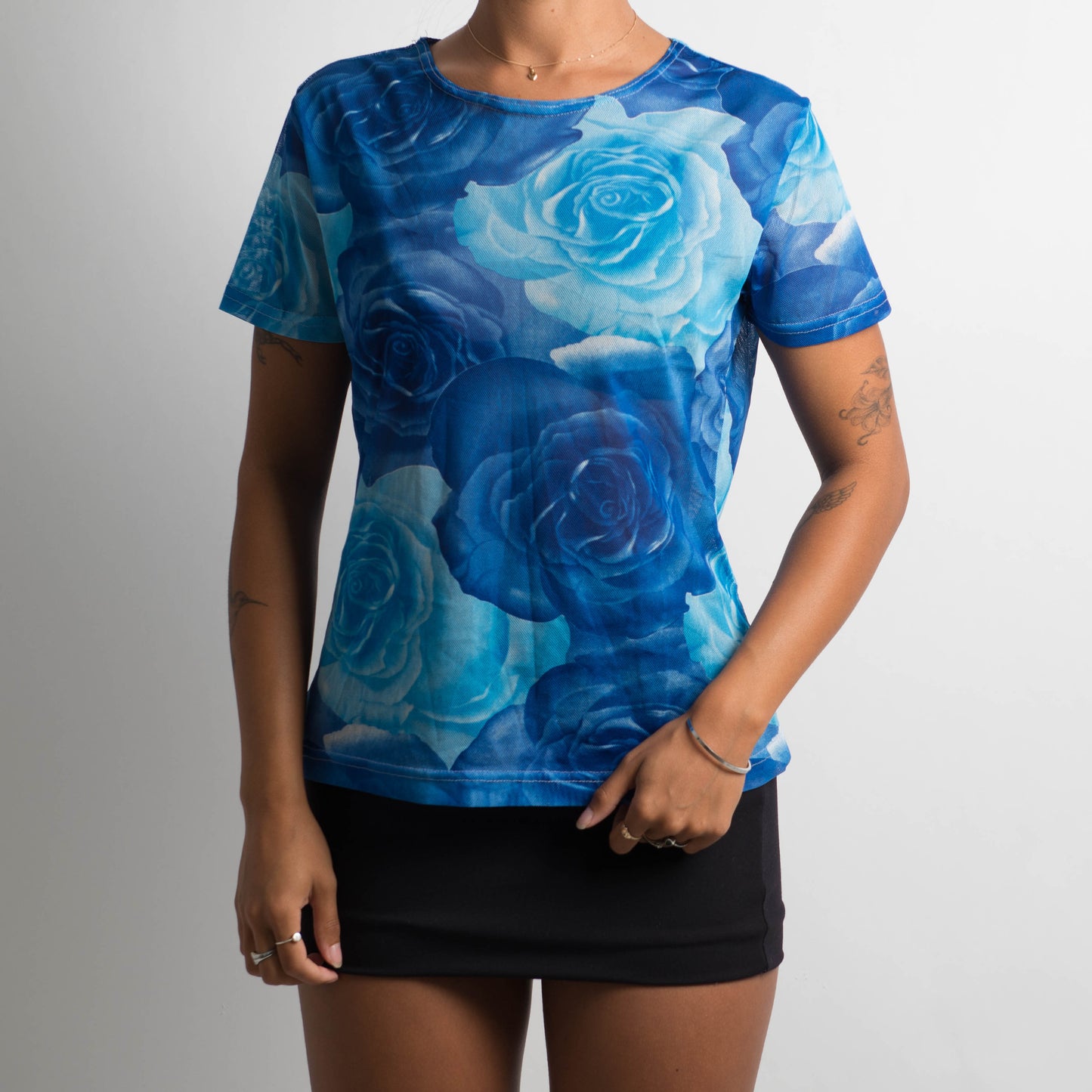 BLUE FLORAL MESH TEE