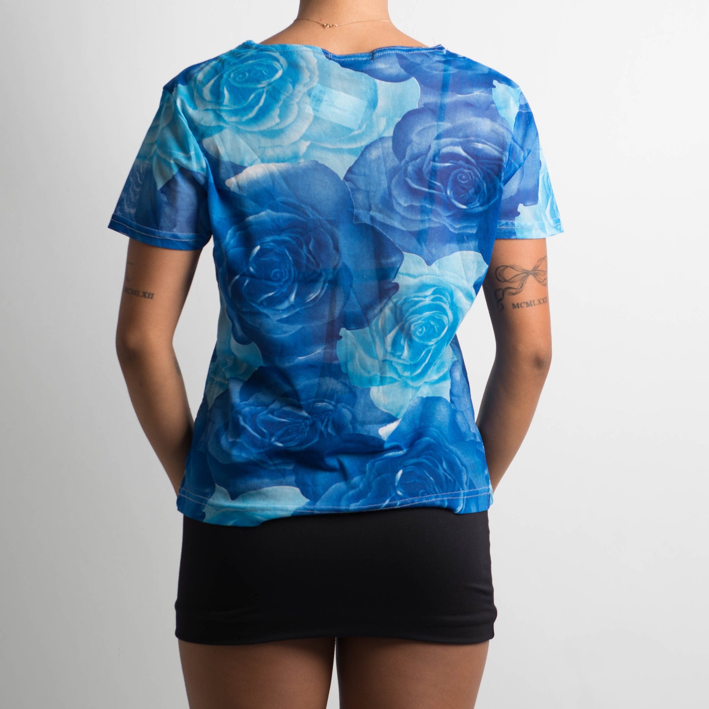 BLUE FLORAL MESH TEE