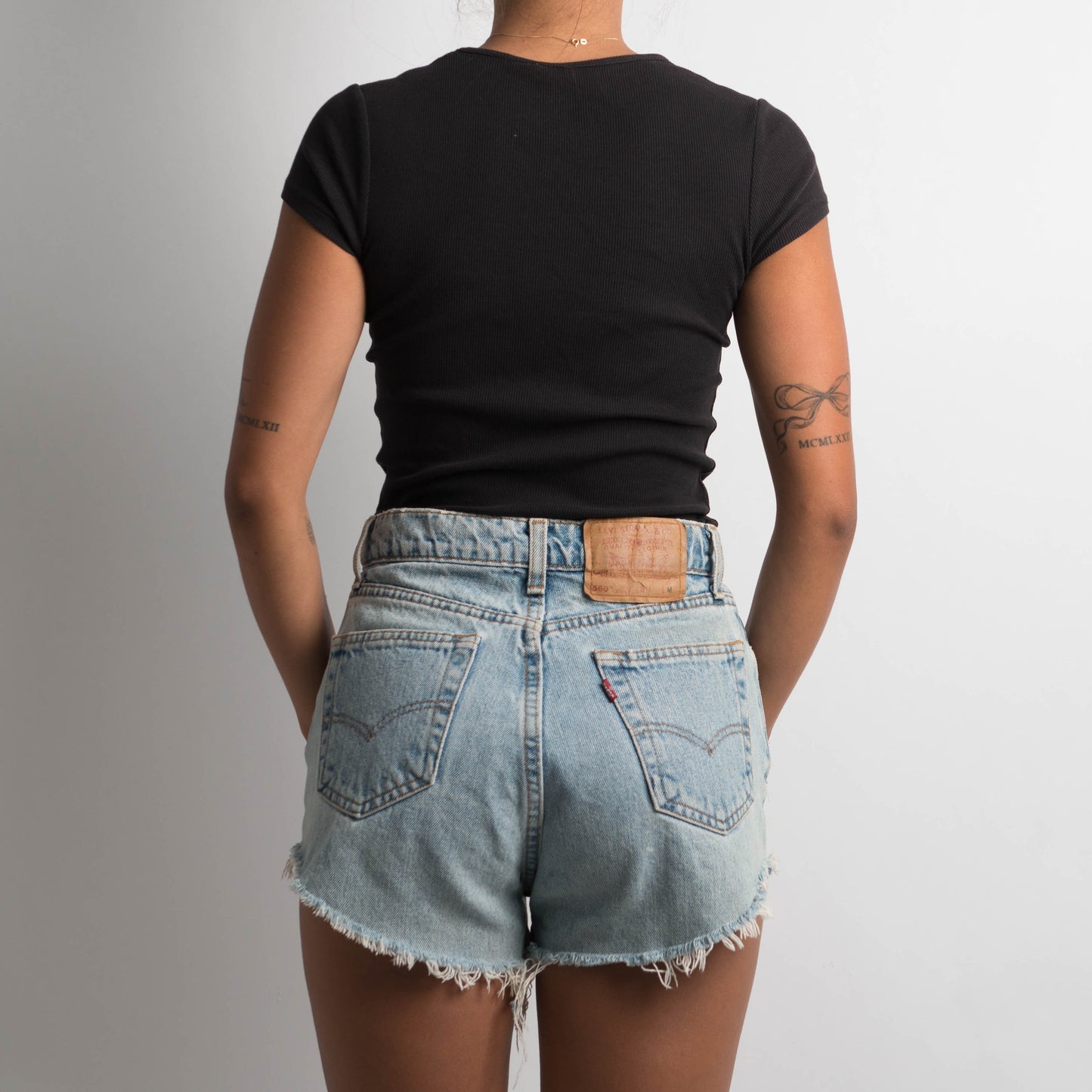 LEVI'S DENIM CUT OFF SHORTS