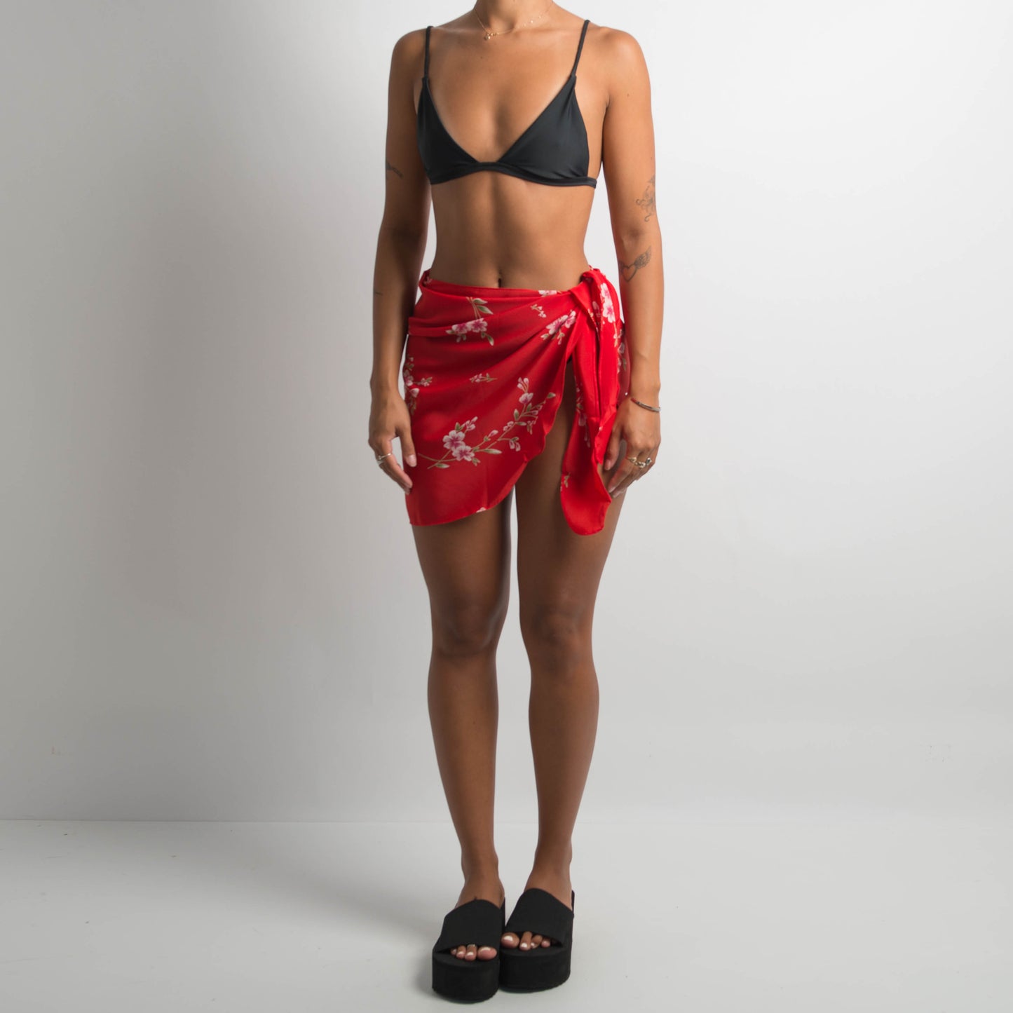 RED FLORAL SARONG