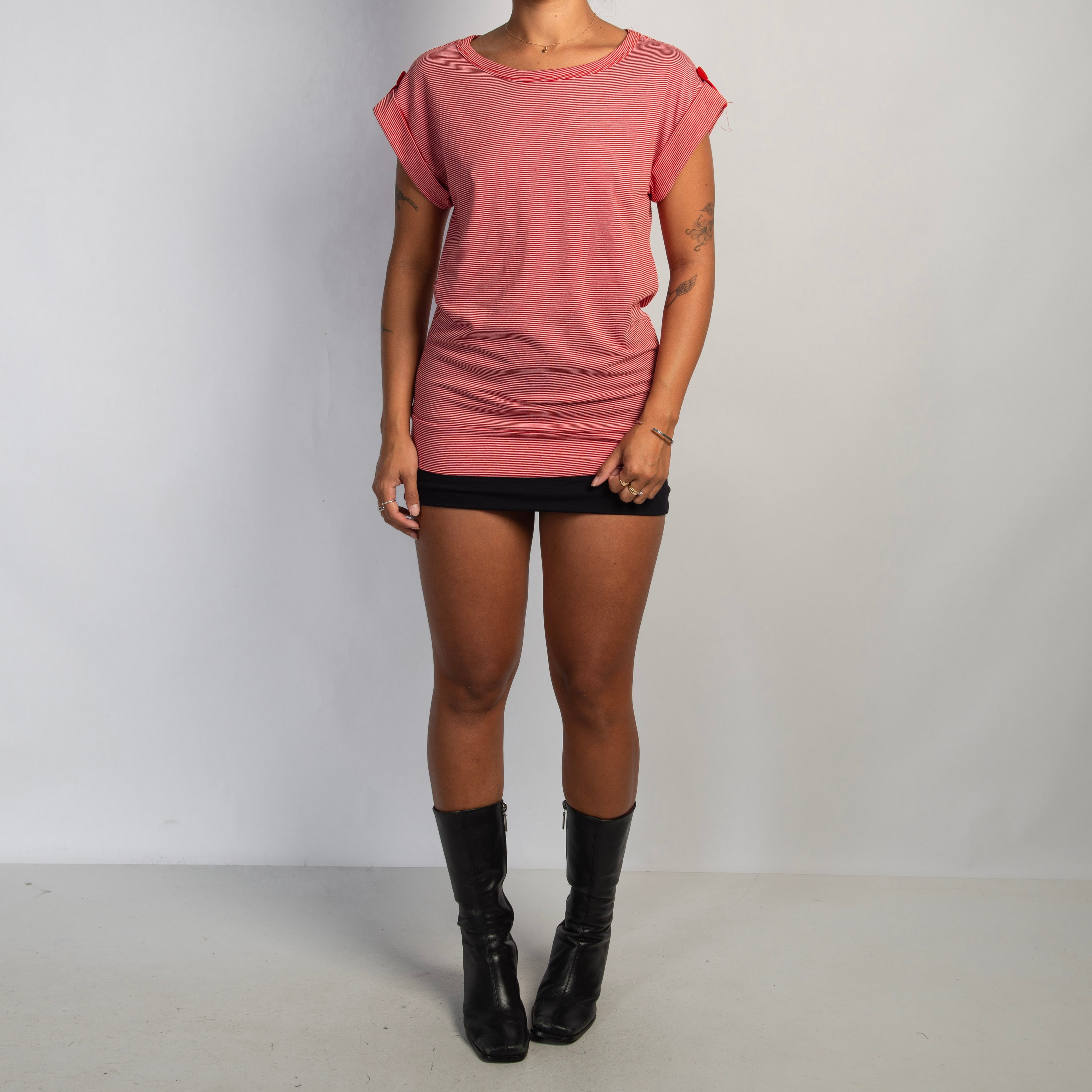 RED STRIPE TSHIRT