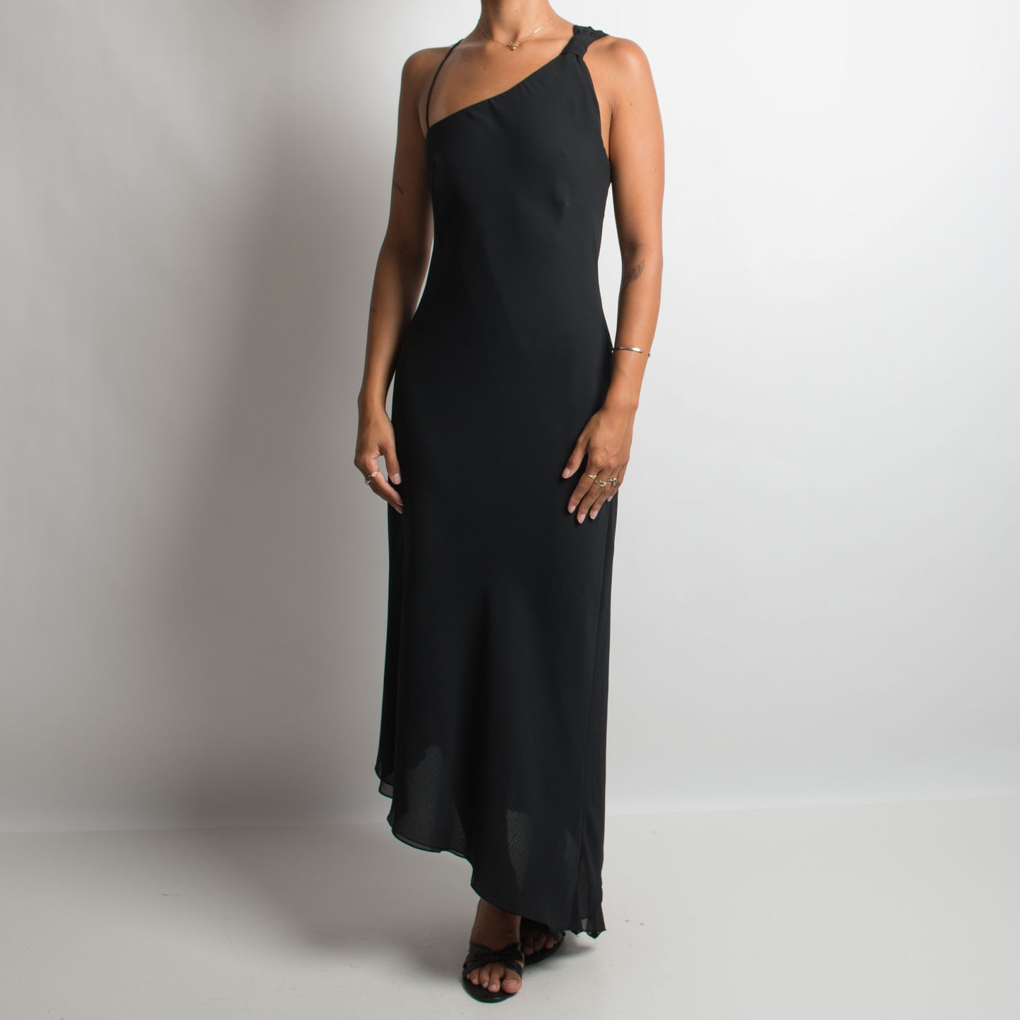 ROBE DE SOIRÉE ASYMÉTRIQUE NOIRE