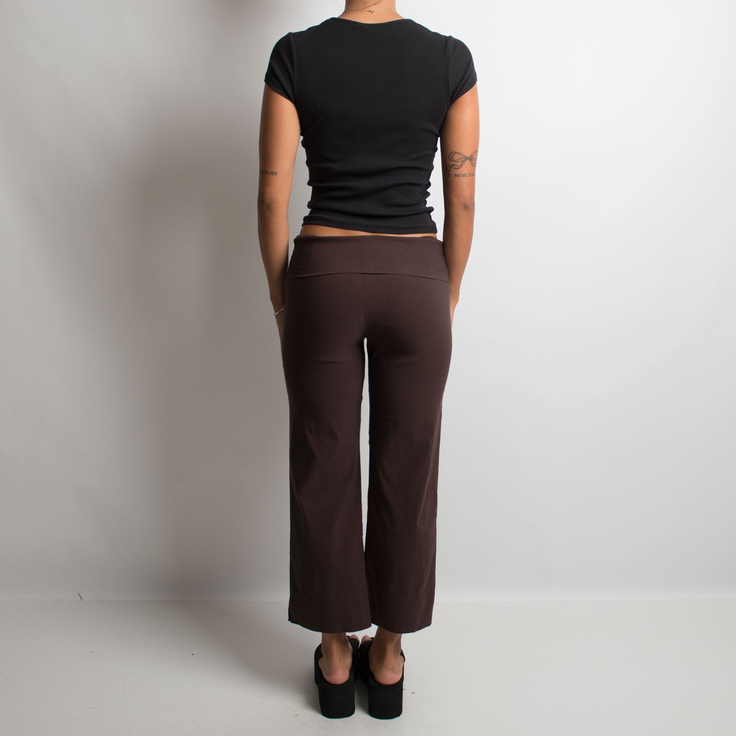 BROWN BOOTCUT CAPRI PANTS