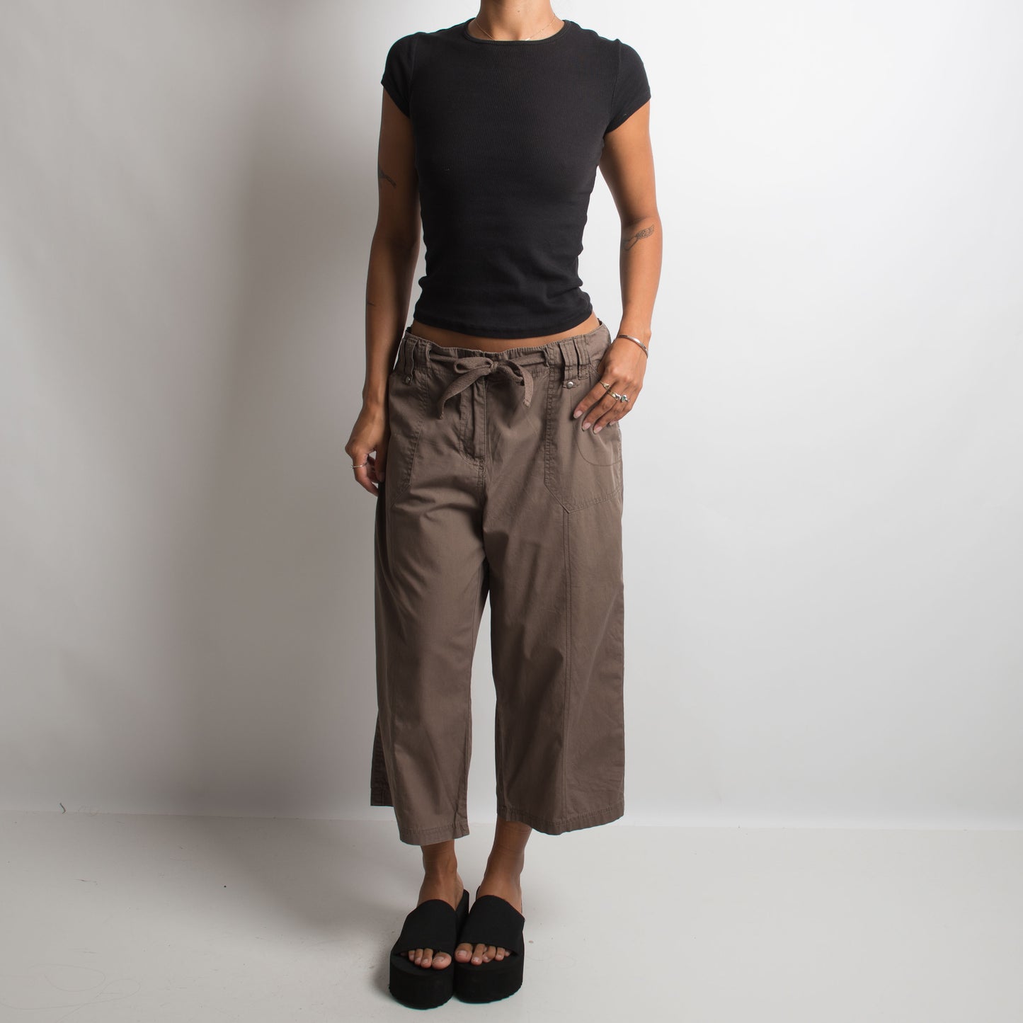 PANTALON CAPRI À JAMBES LARGES MARRON