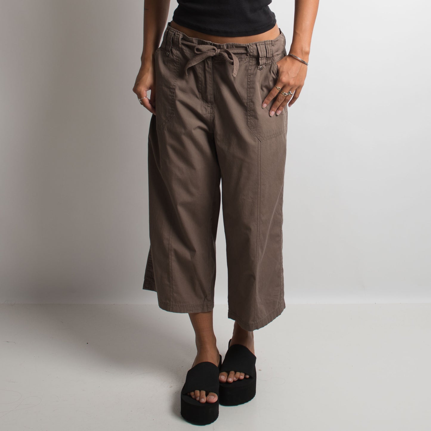 PANTALON CAPRI À JAMBES LARGES MARRON