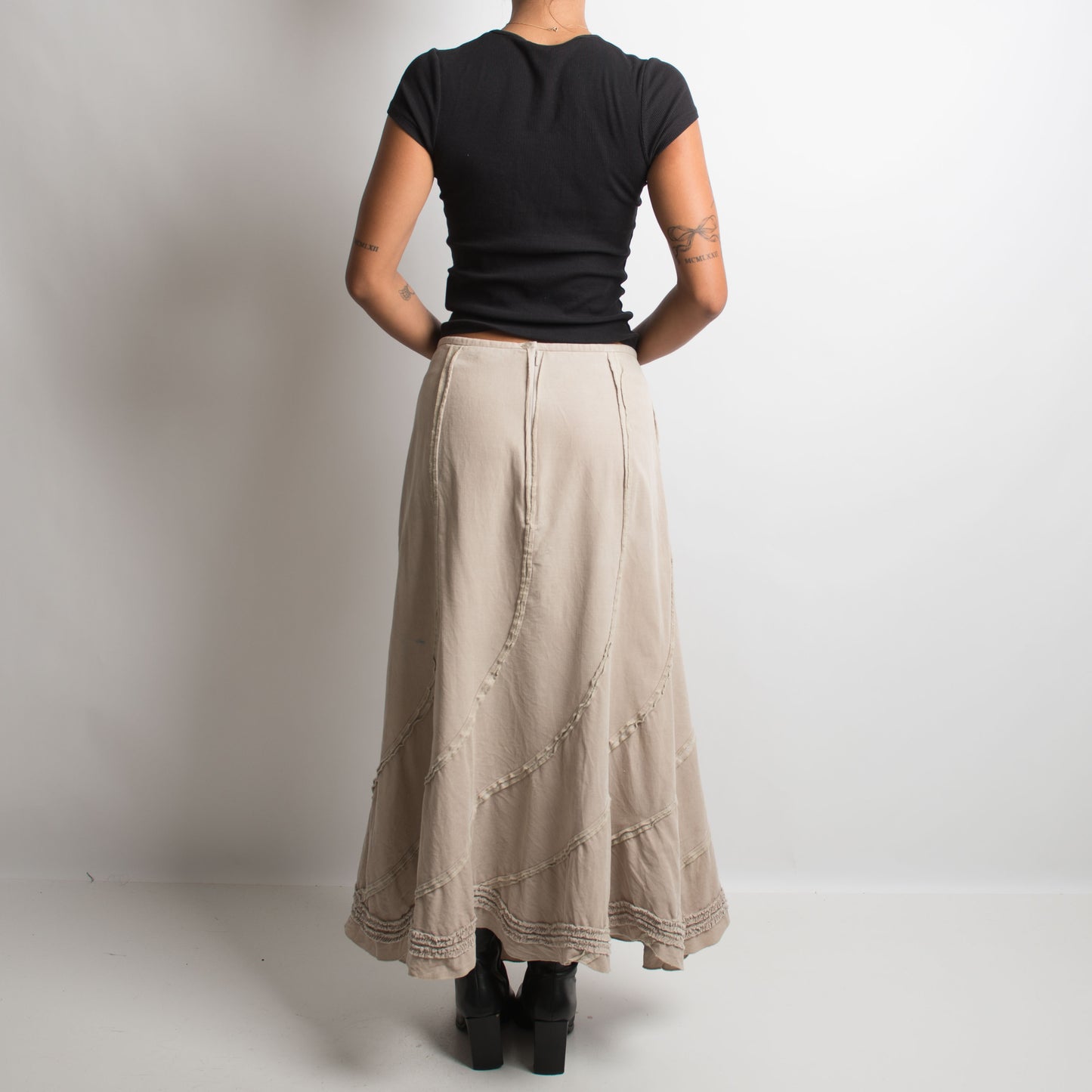 BEIGE LONGLINE SKIRT