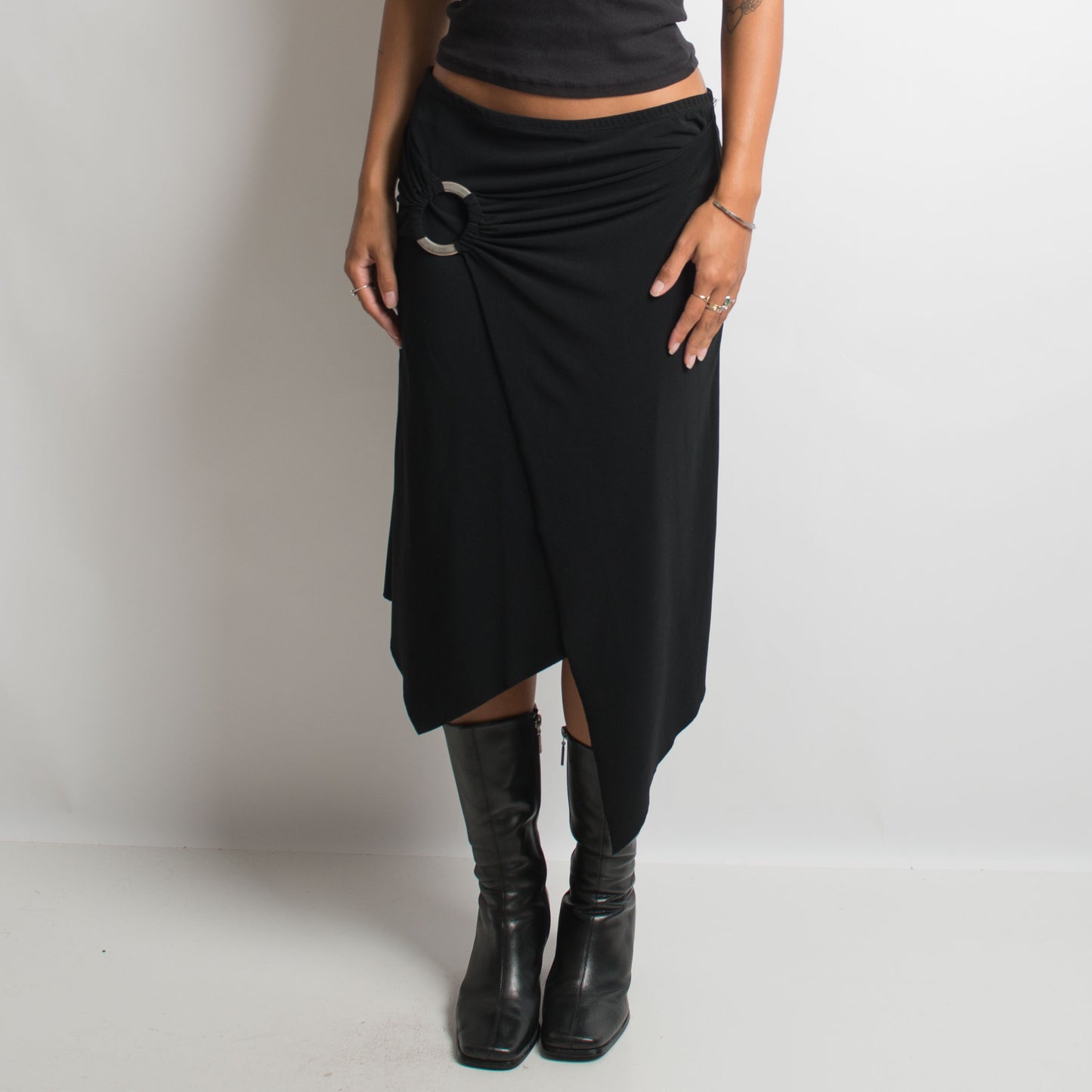 BLACK ASYMMETRIC SKIRT