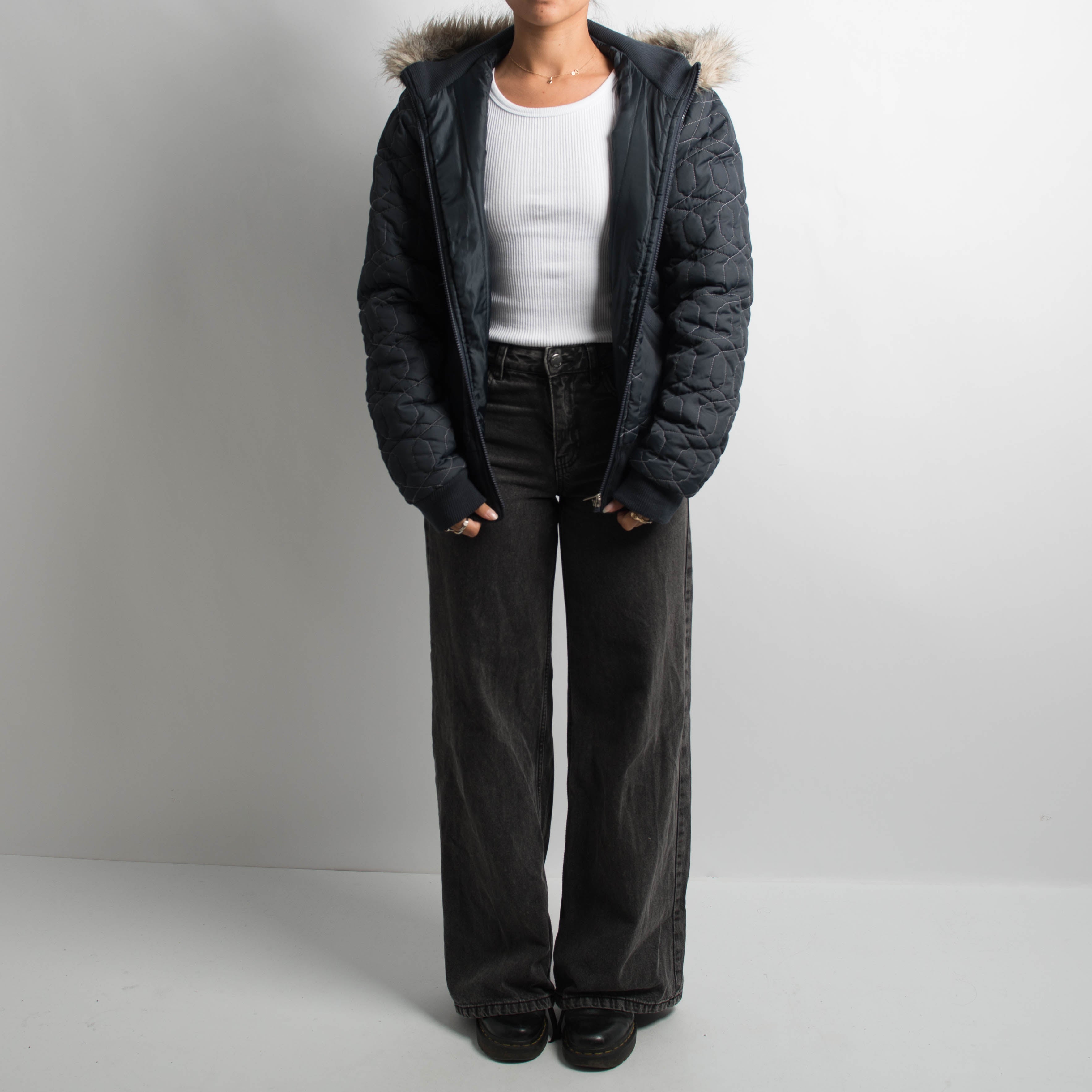 NAVY EMROIDERED PUFFER JACKET