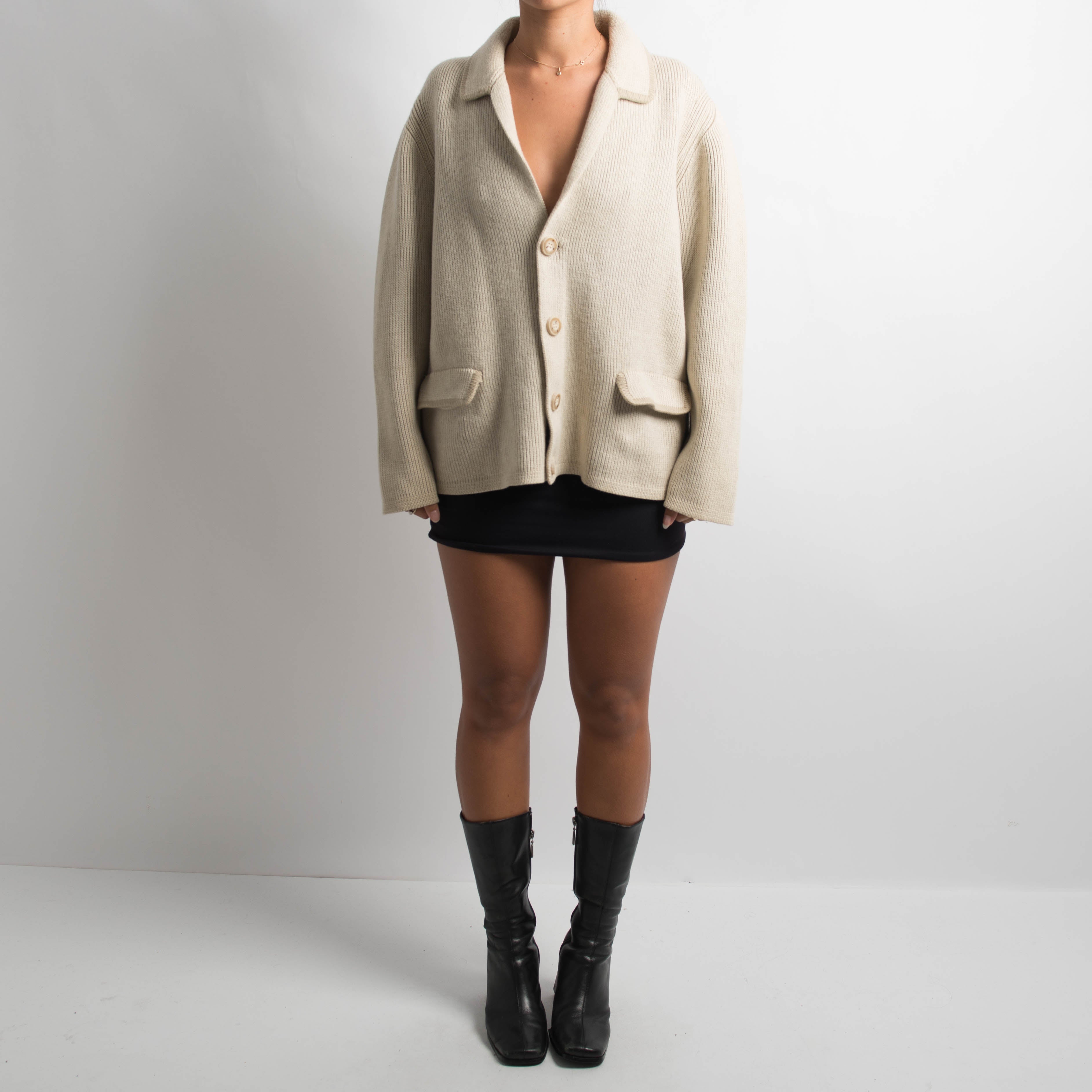 THICK COLLARED KNIT CARDIGAN