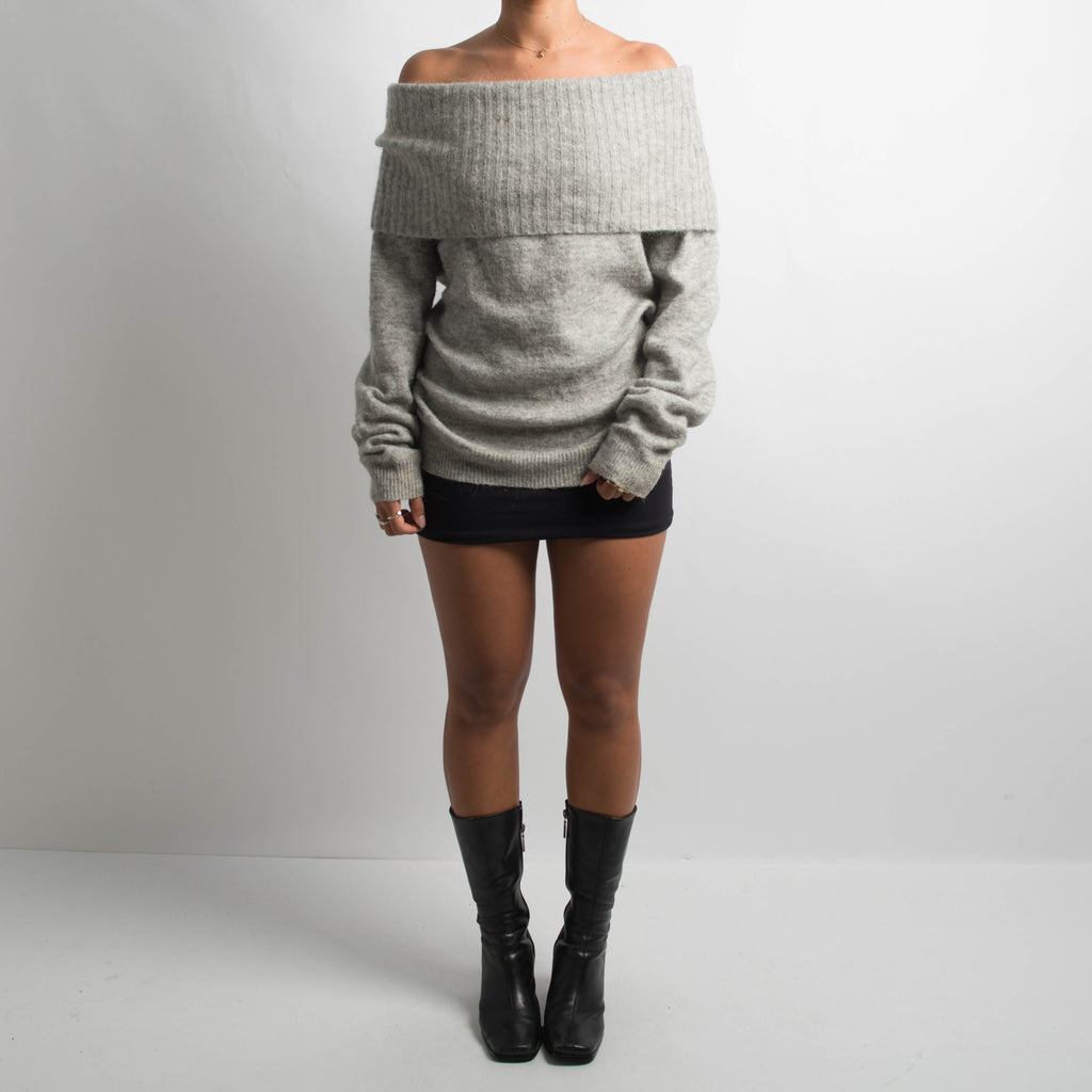 GREY OFF THE SHOULDER KNIT