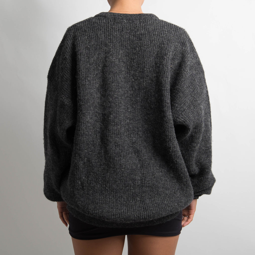 CHARCOAL WOOL KNIT SWEATER