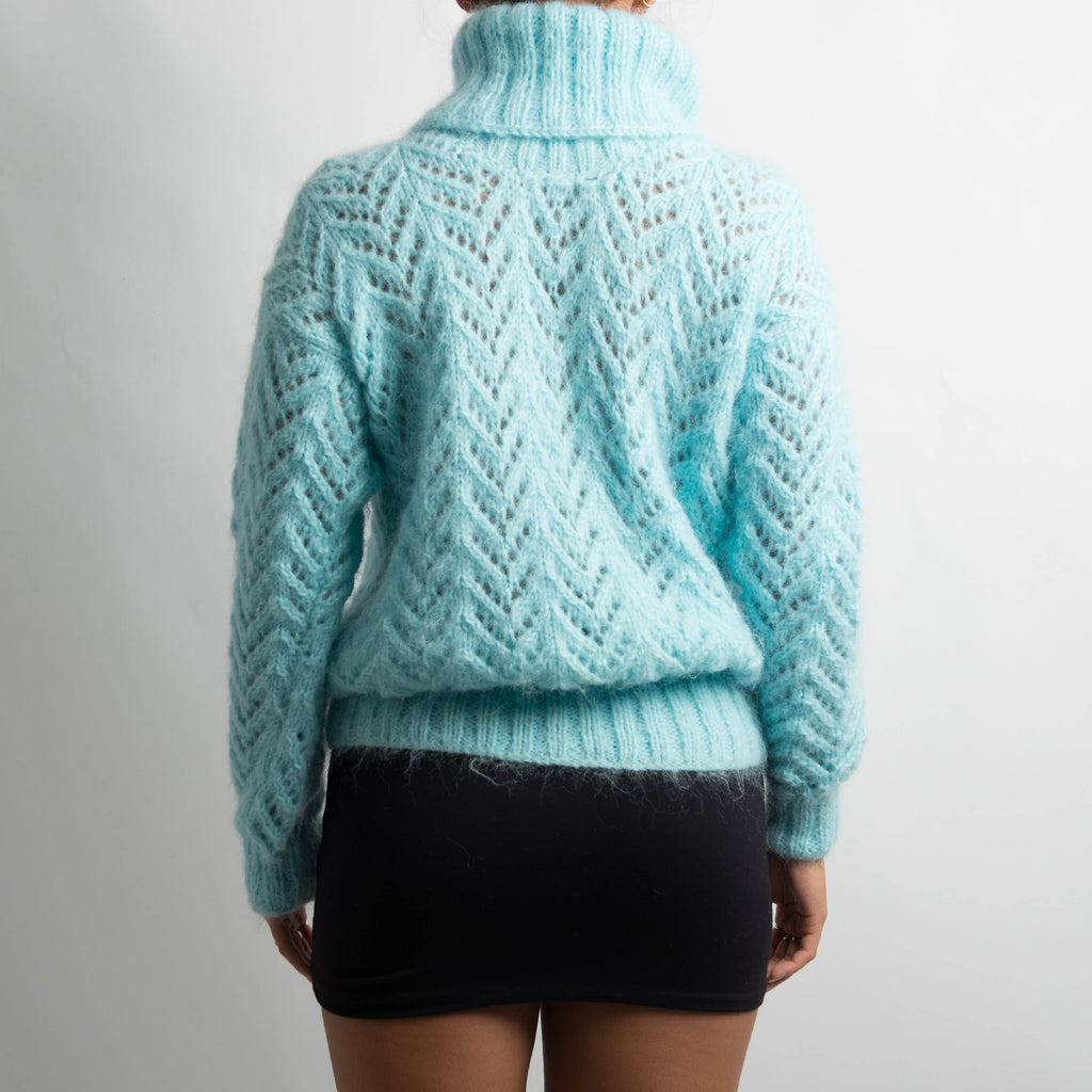BLUE KNIT TURTLENECK SWEATER