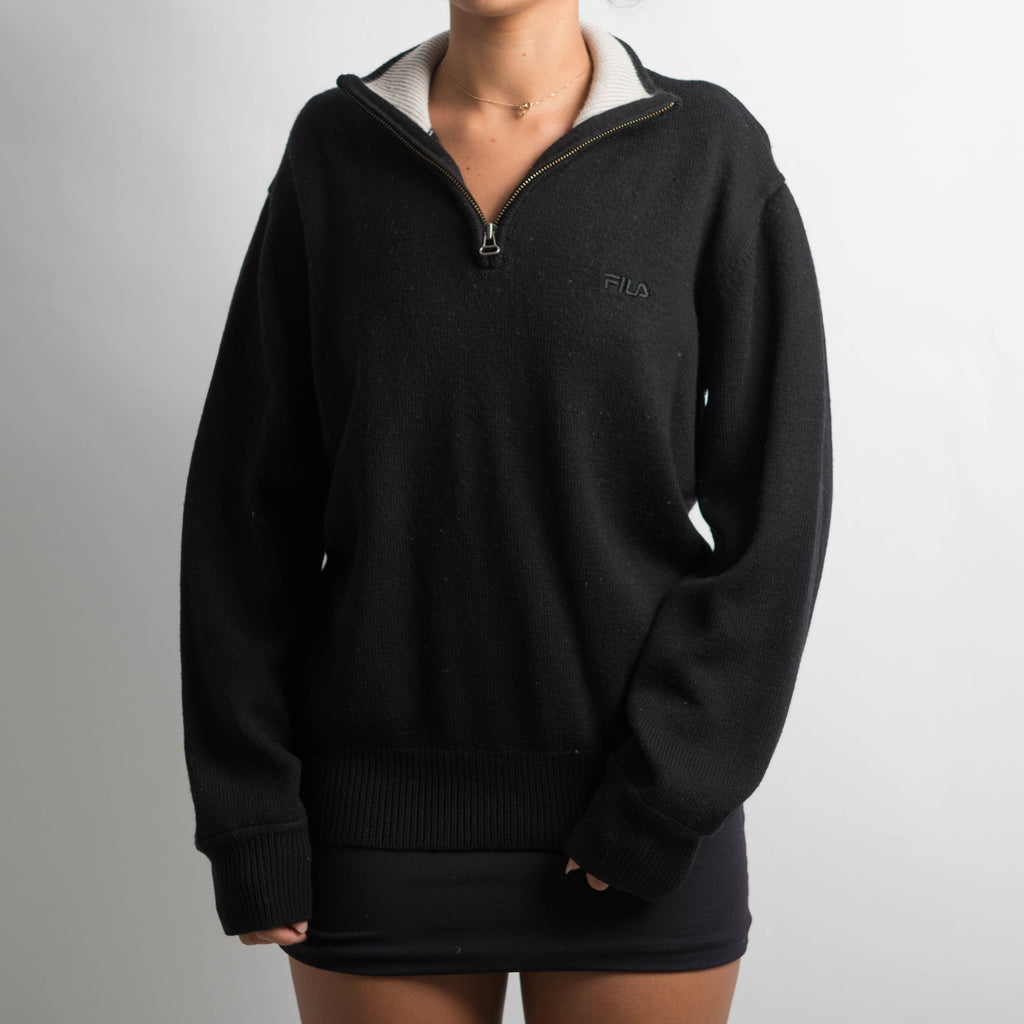 BLACK QUARTER ZIP SWEATER