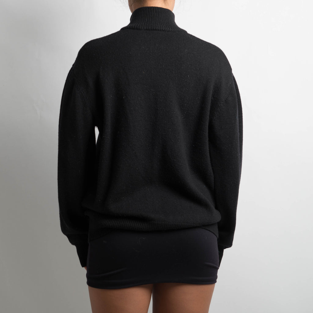 BLACK QUARTER ZIP SWEATER