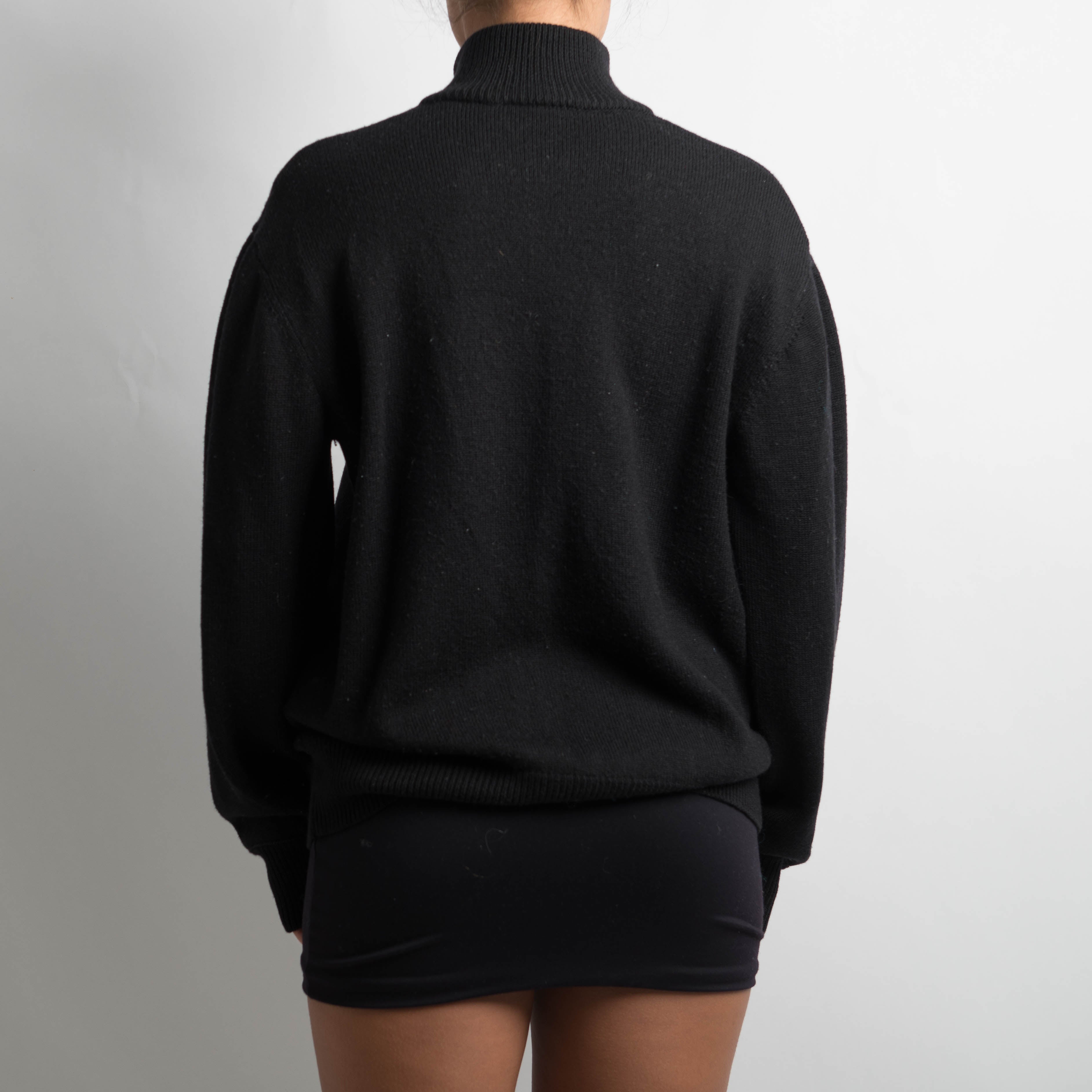BLACK QUARTER ZIP SWEATER