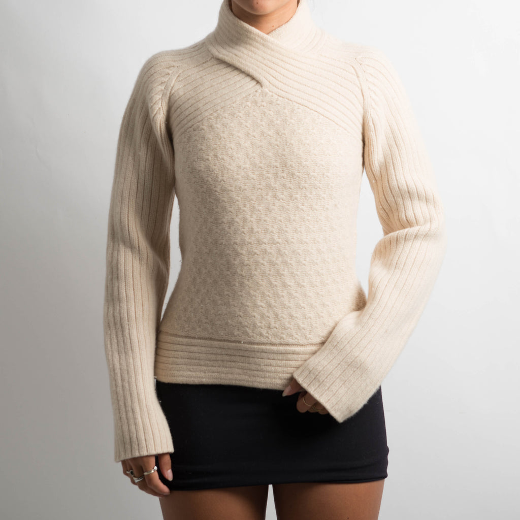 CREAM TEXTURED KNIT SWEATER