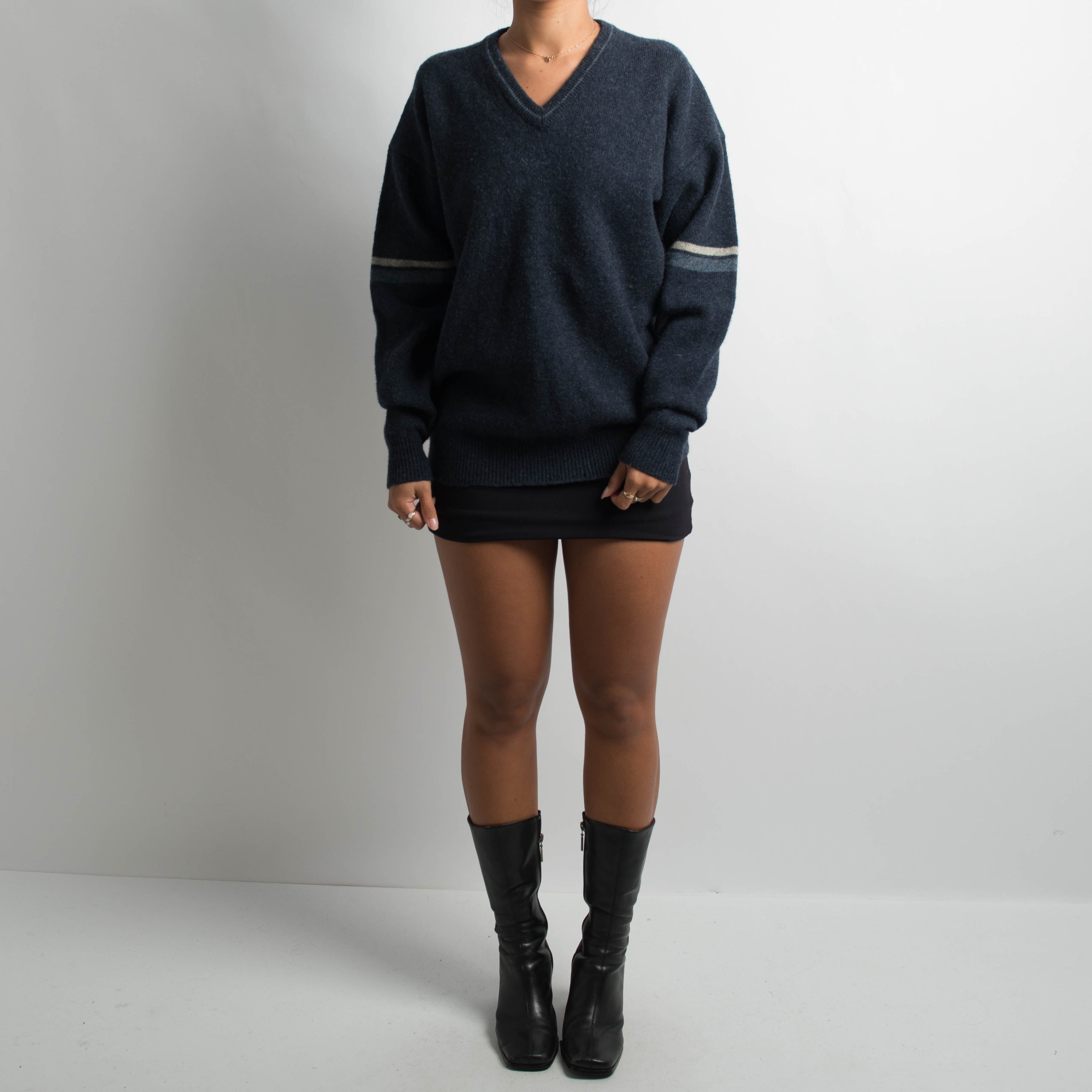 SKATER STYLE KNIT SWEATER