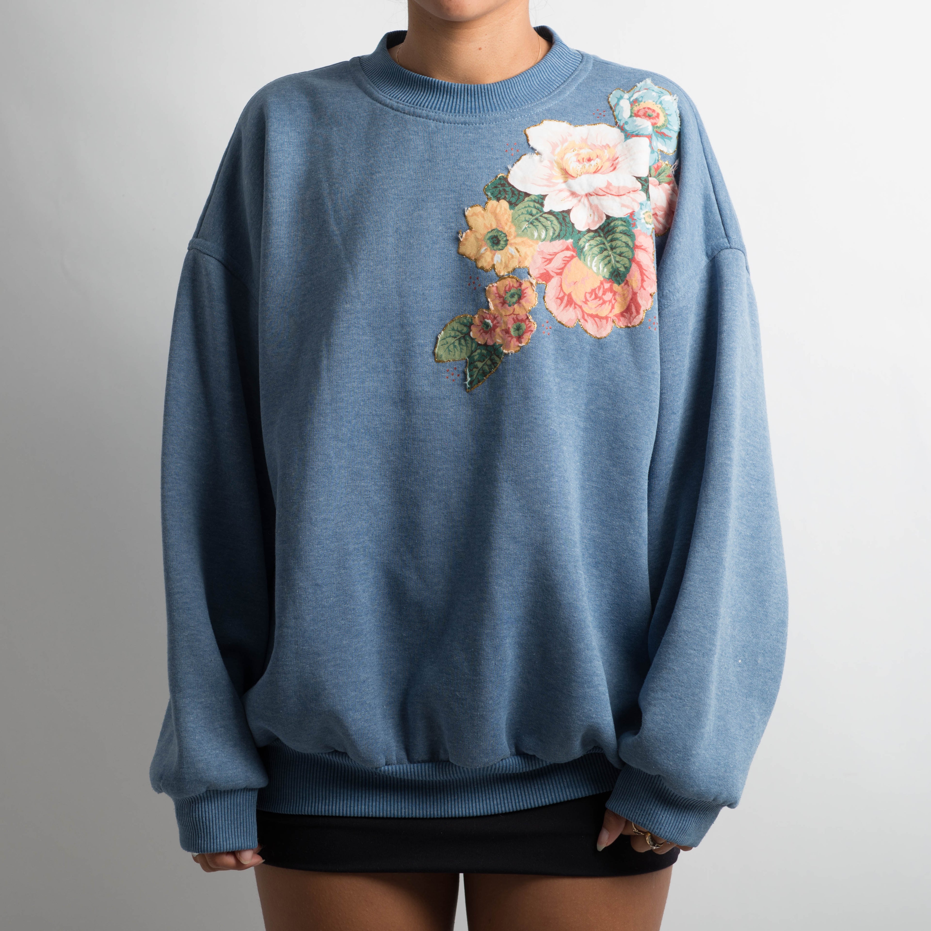 BLUE FLORAL CREWNECK SWEATER