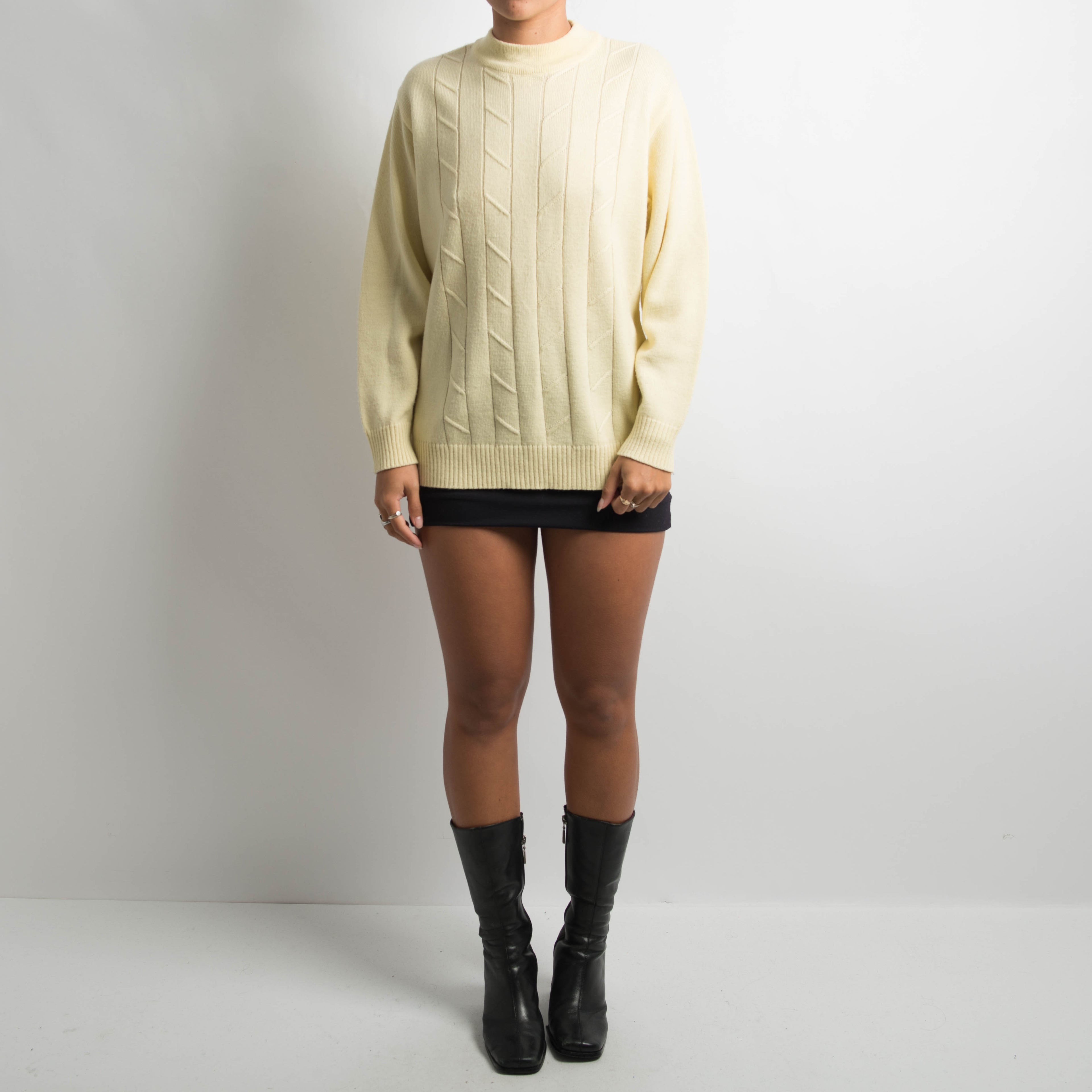 TEXTURED YELLOW KNIT SWEATER